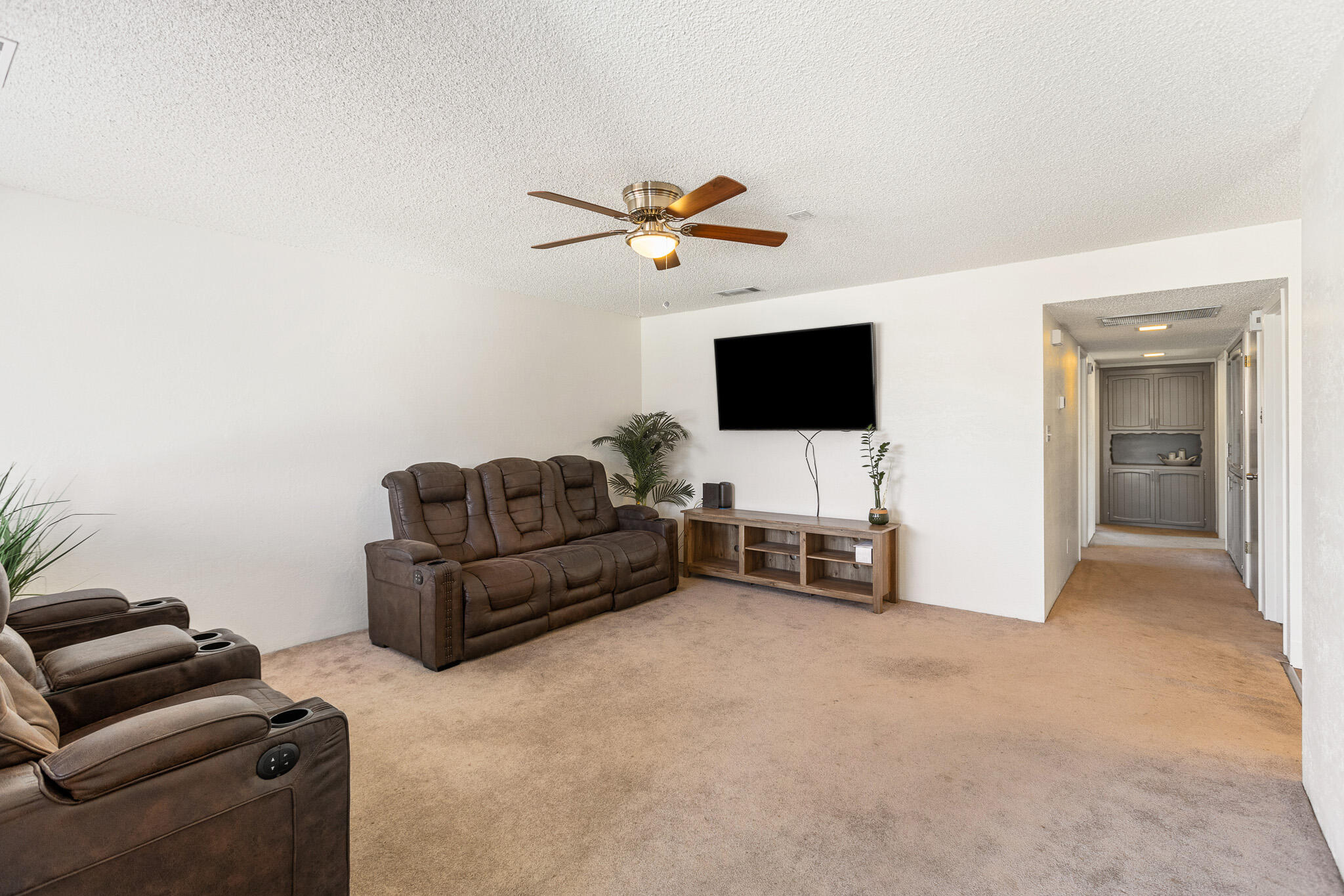 634 W Theta Ave, Porterville, CA 93257