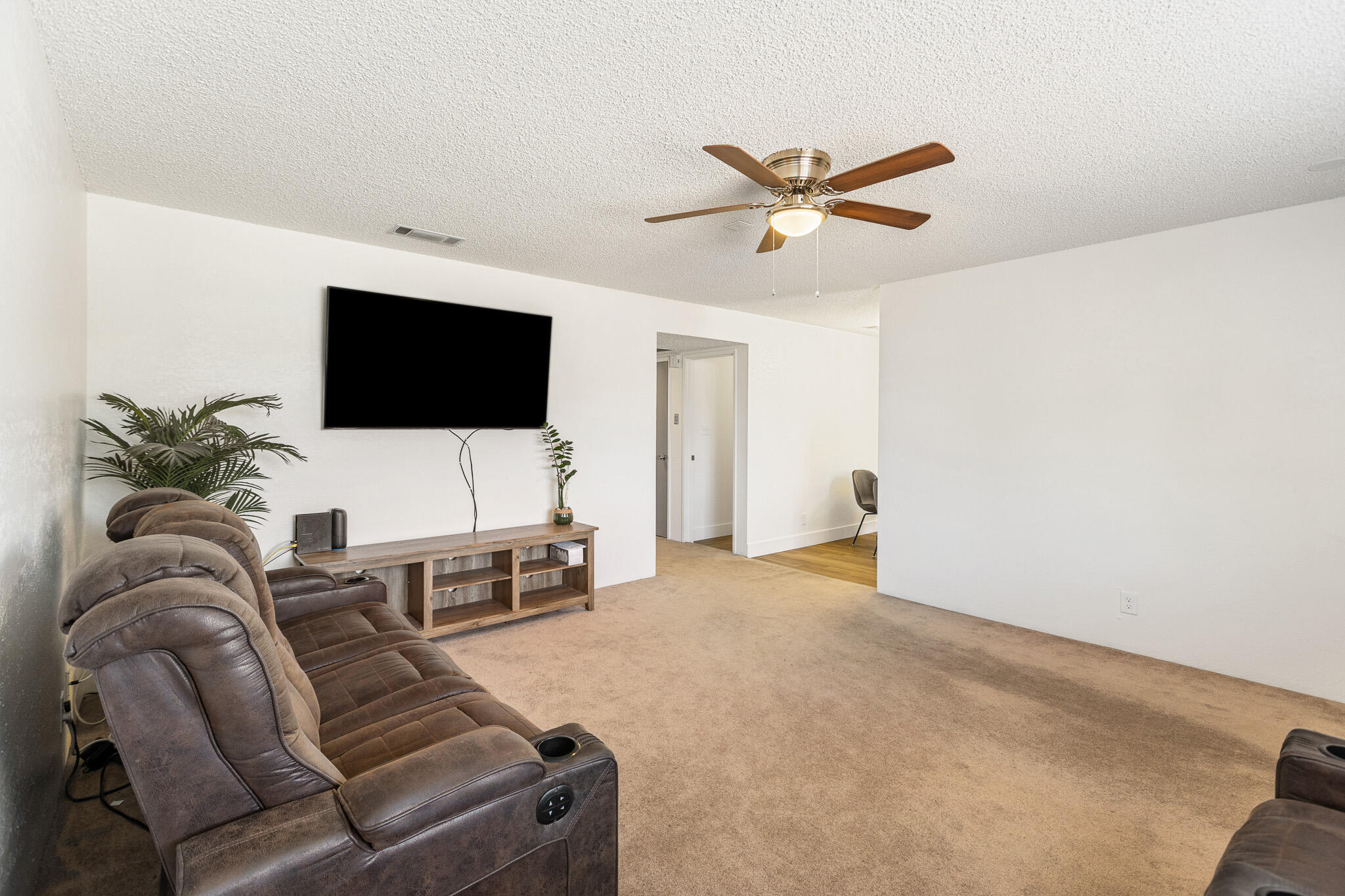 634 W Theta Ave, Porterville, CA 93257