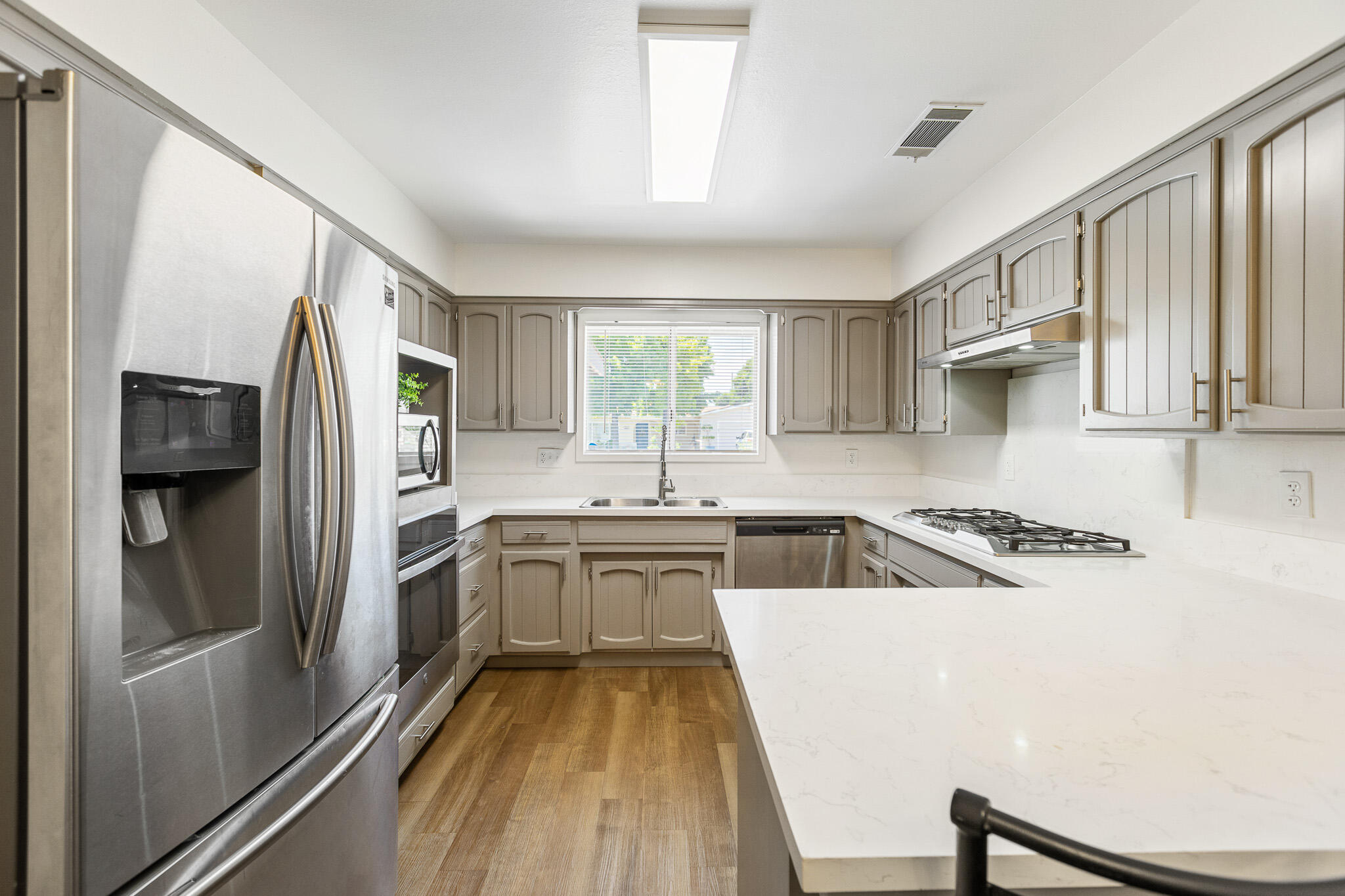 634 W Theta Ave, Porterville, CA 93257