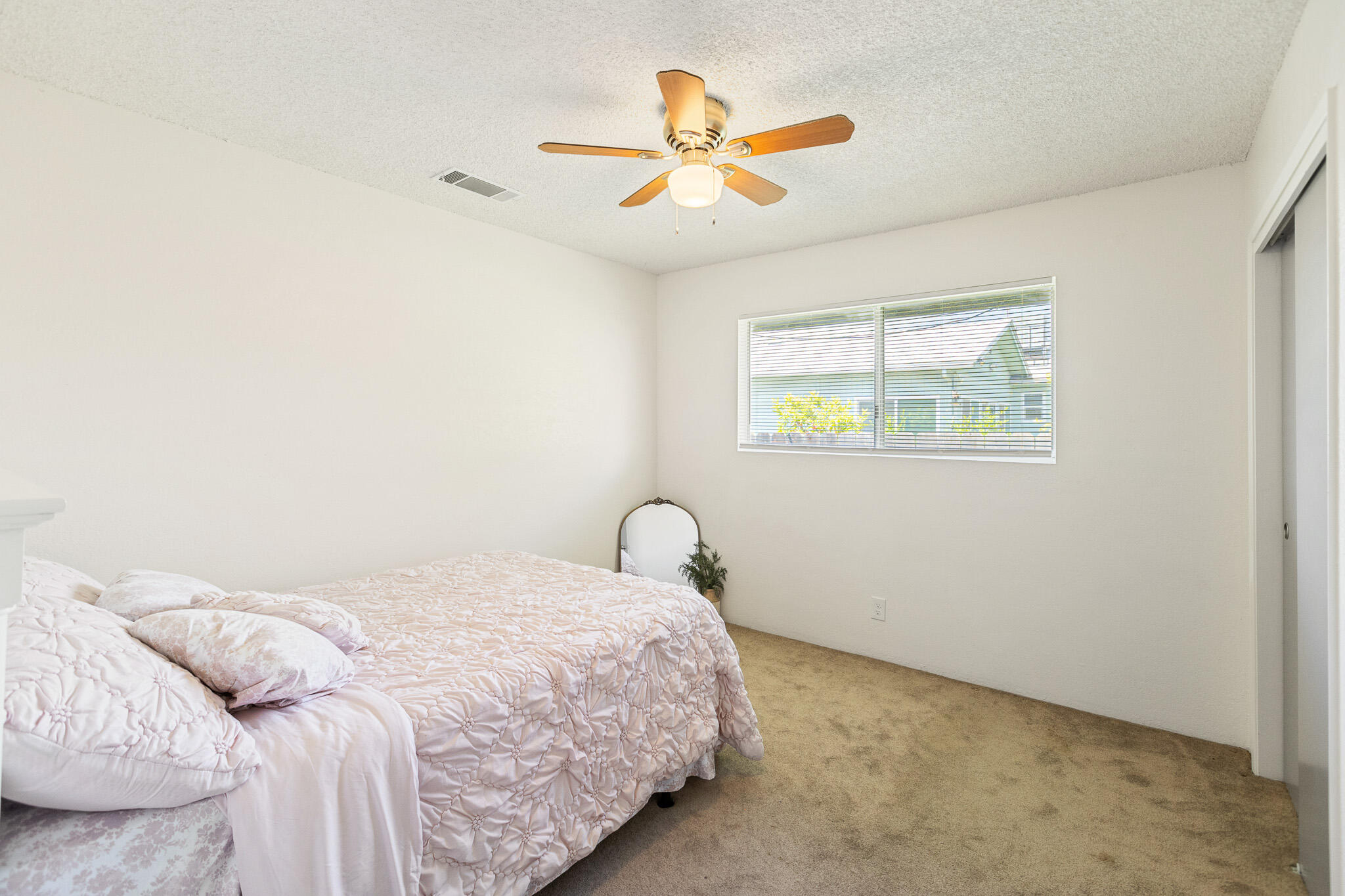 634 W Theta Ave, Porterville, CA 93257
