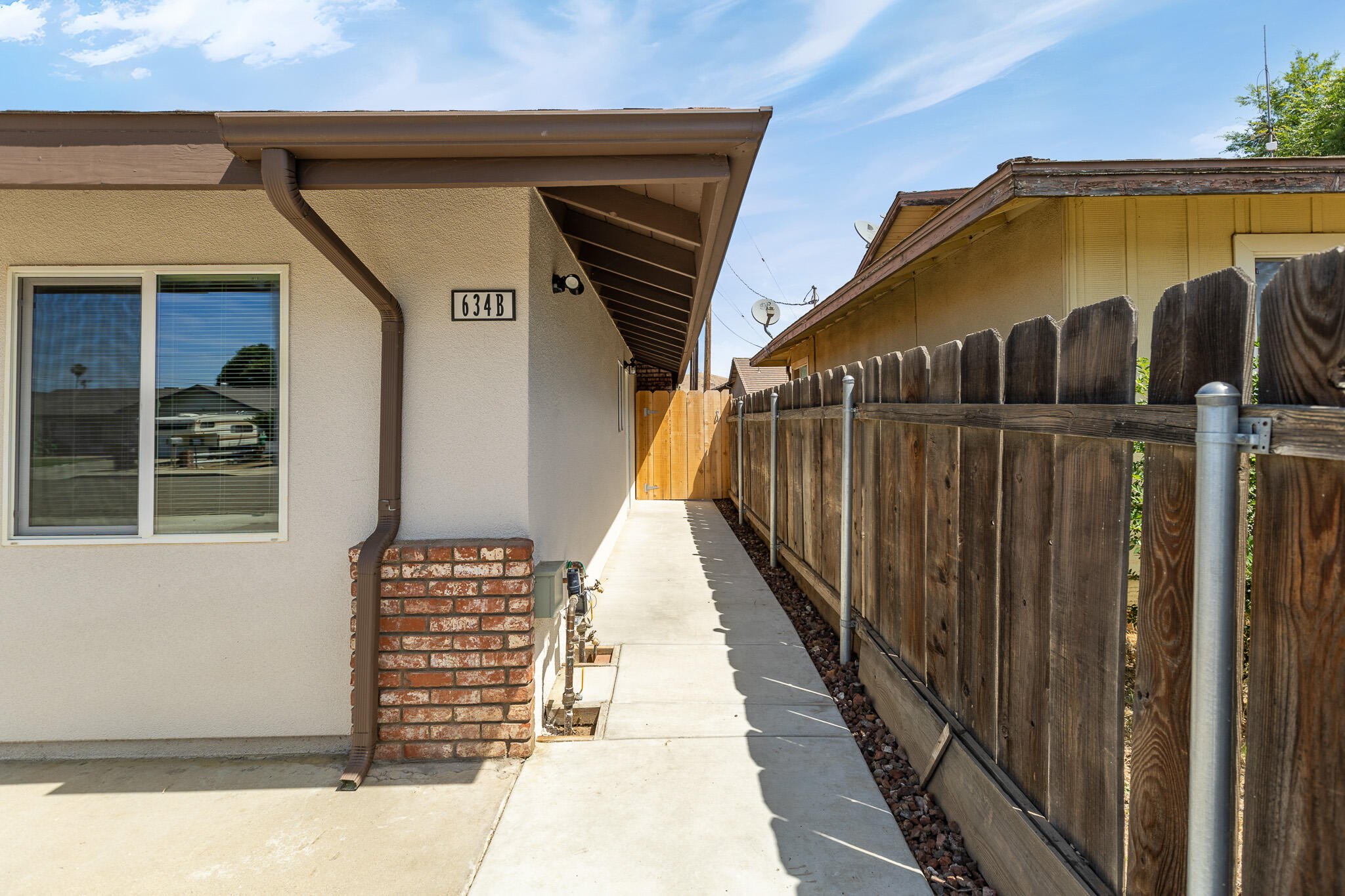 634 W Theta Ave, Porterville, CA 93257