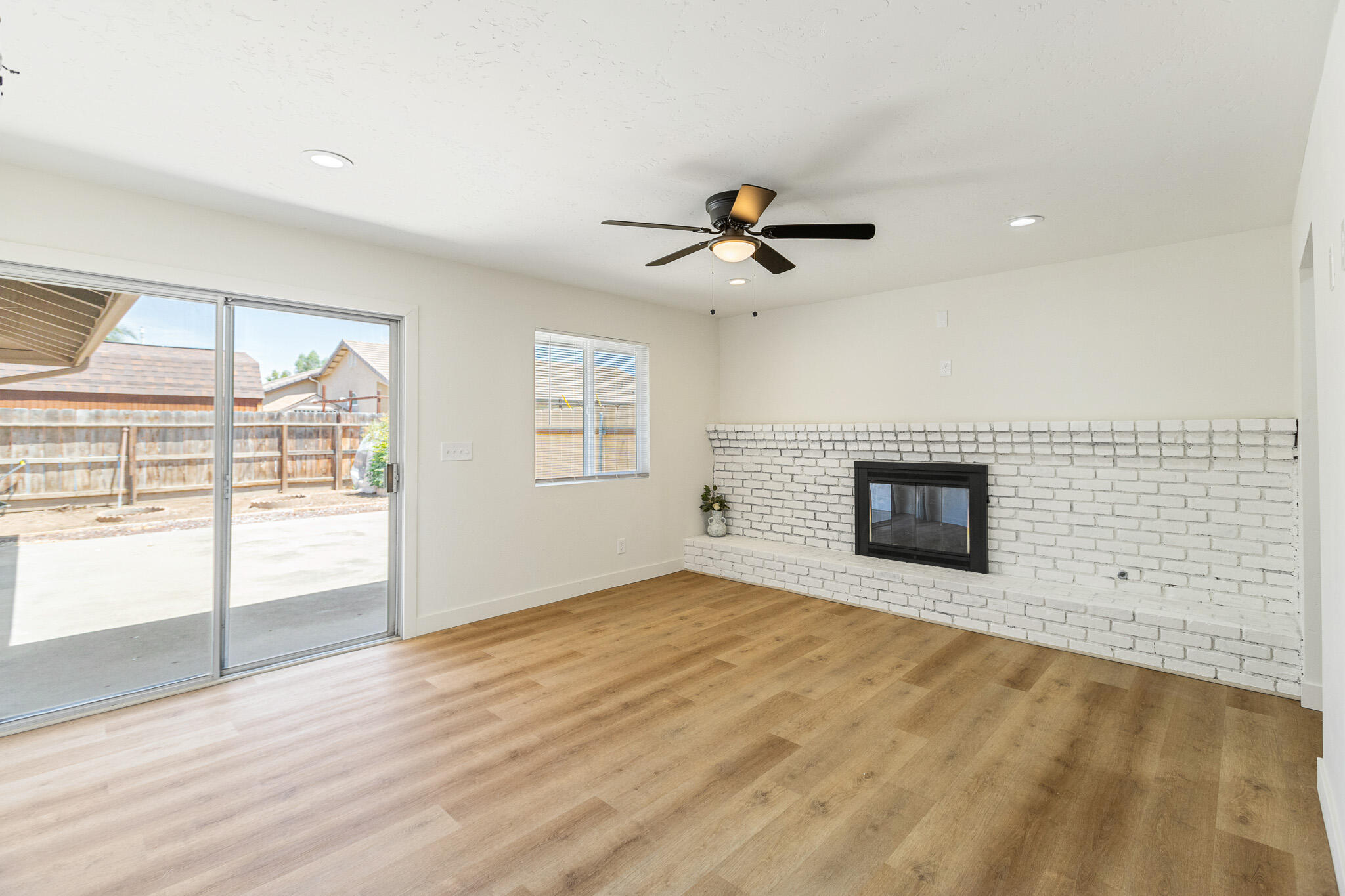 634 W Theta Ave, Porterville, CA 93257