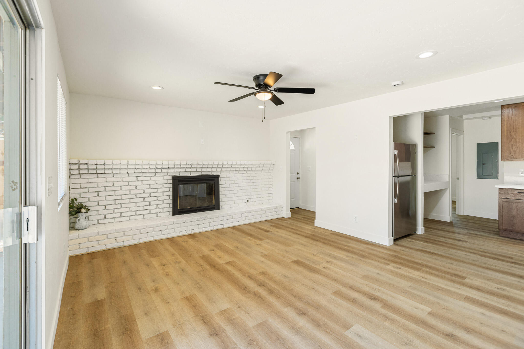 634 W Theta Ave, Porterville, CA 93257