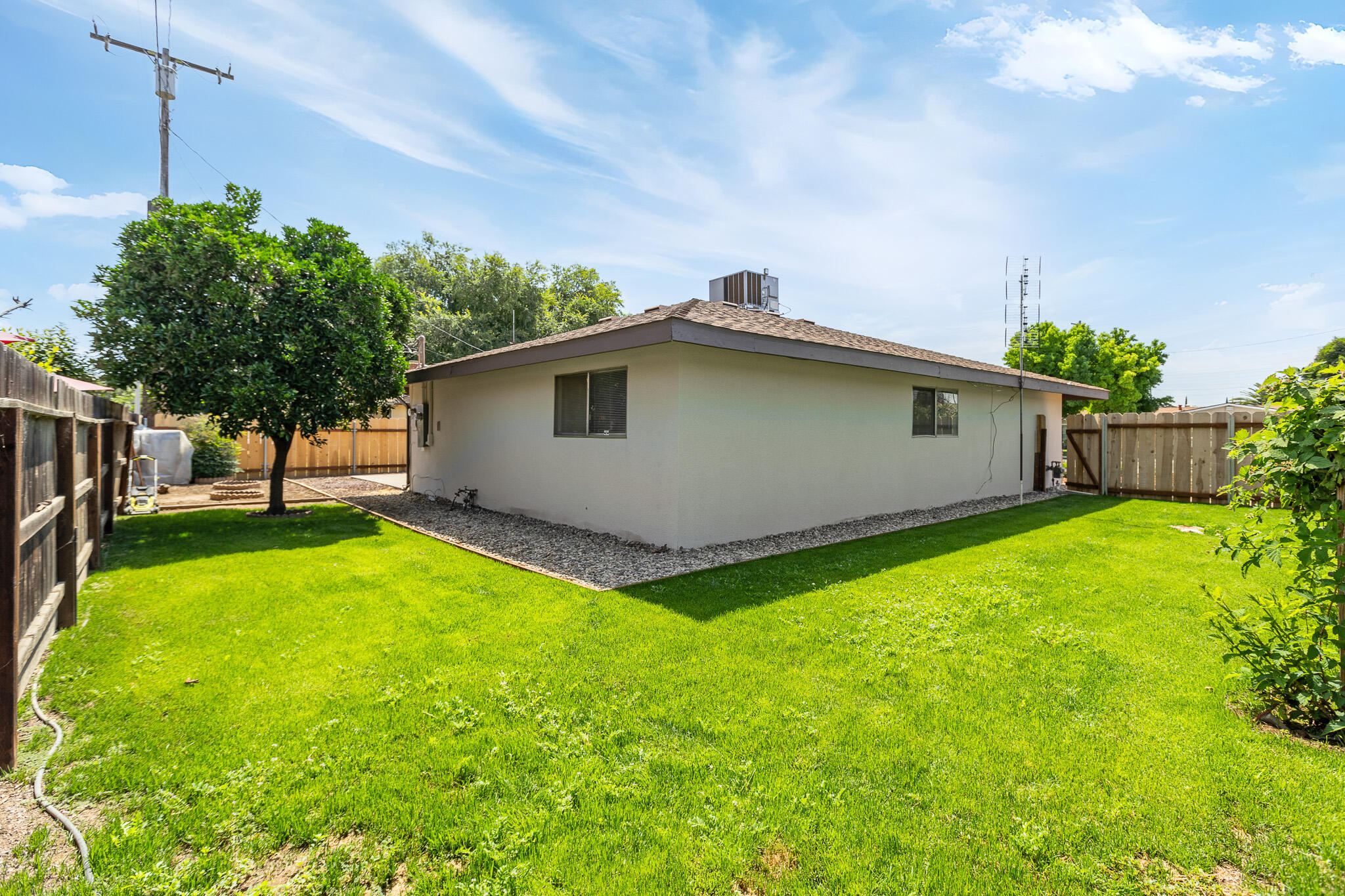 634 W Theta Ave, Porterville, CA 93257