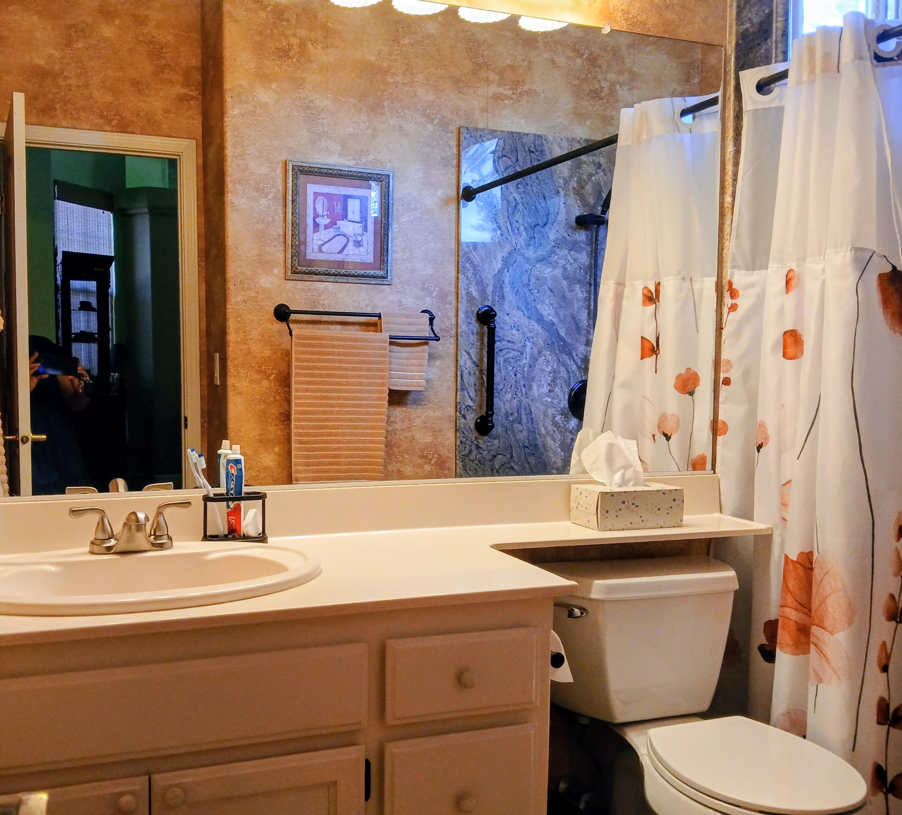3321 S Stover St, Visalia, CA 93292