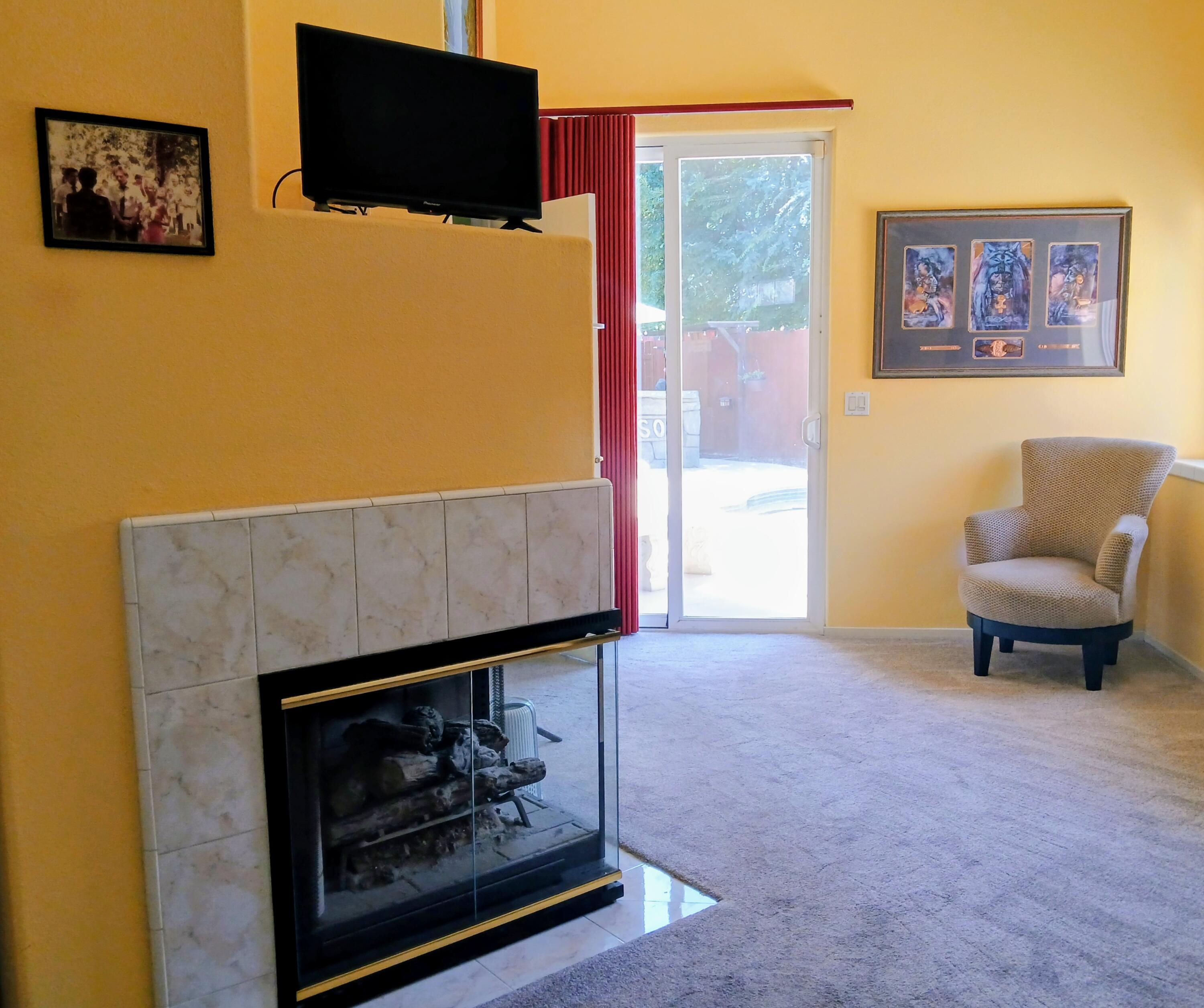 3321 S Stover St, Visalia, CA 93292