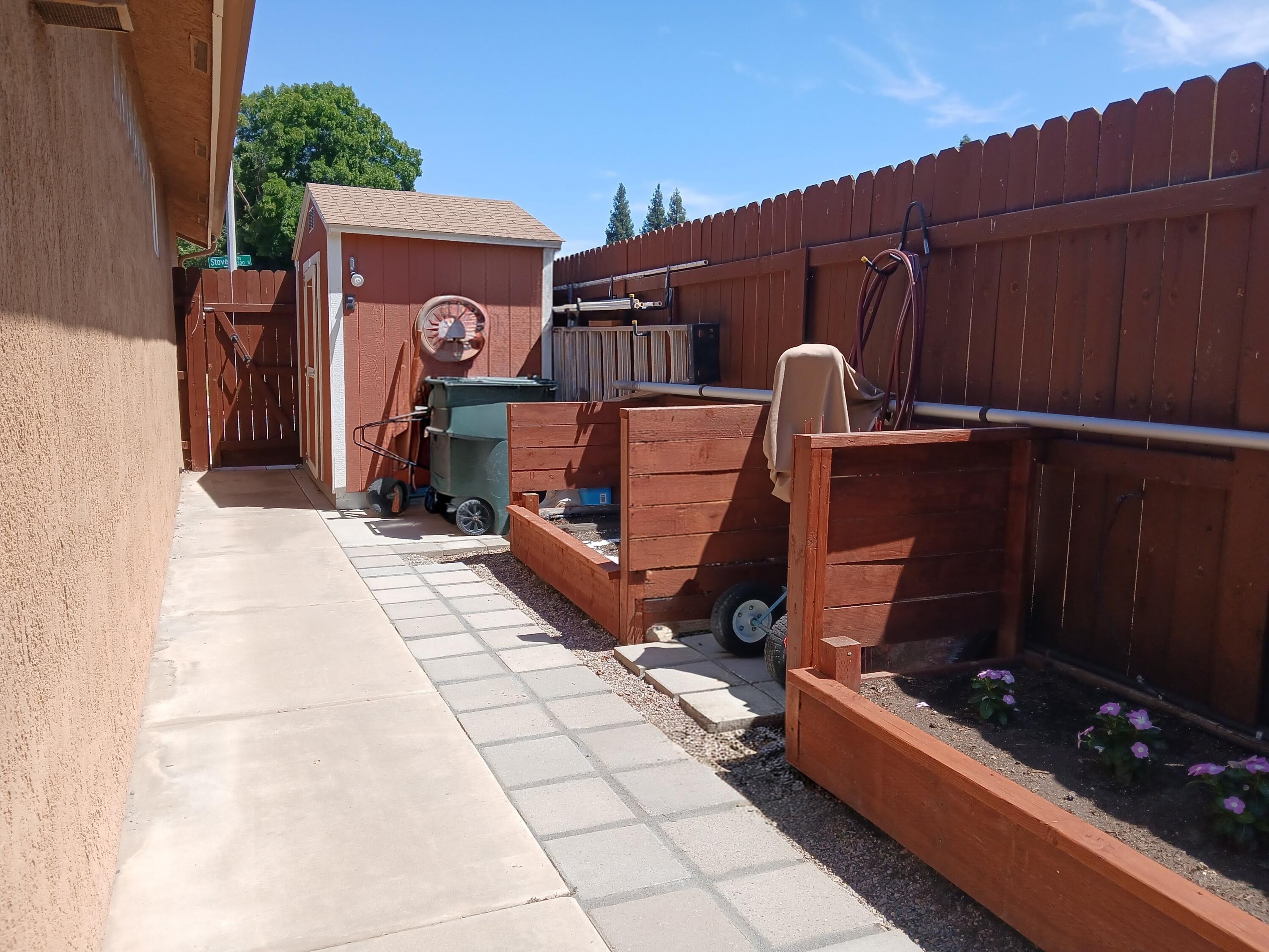 3321 S Stover St, Visalia, CA 93292
