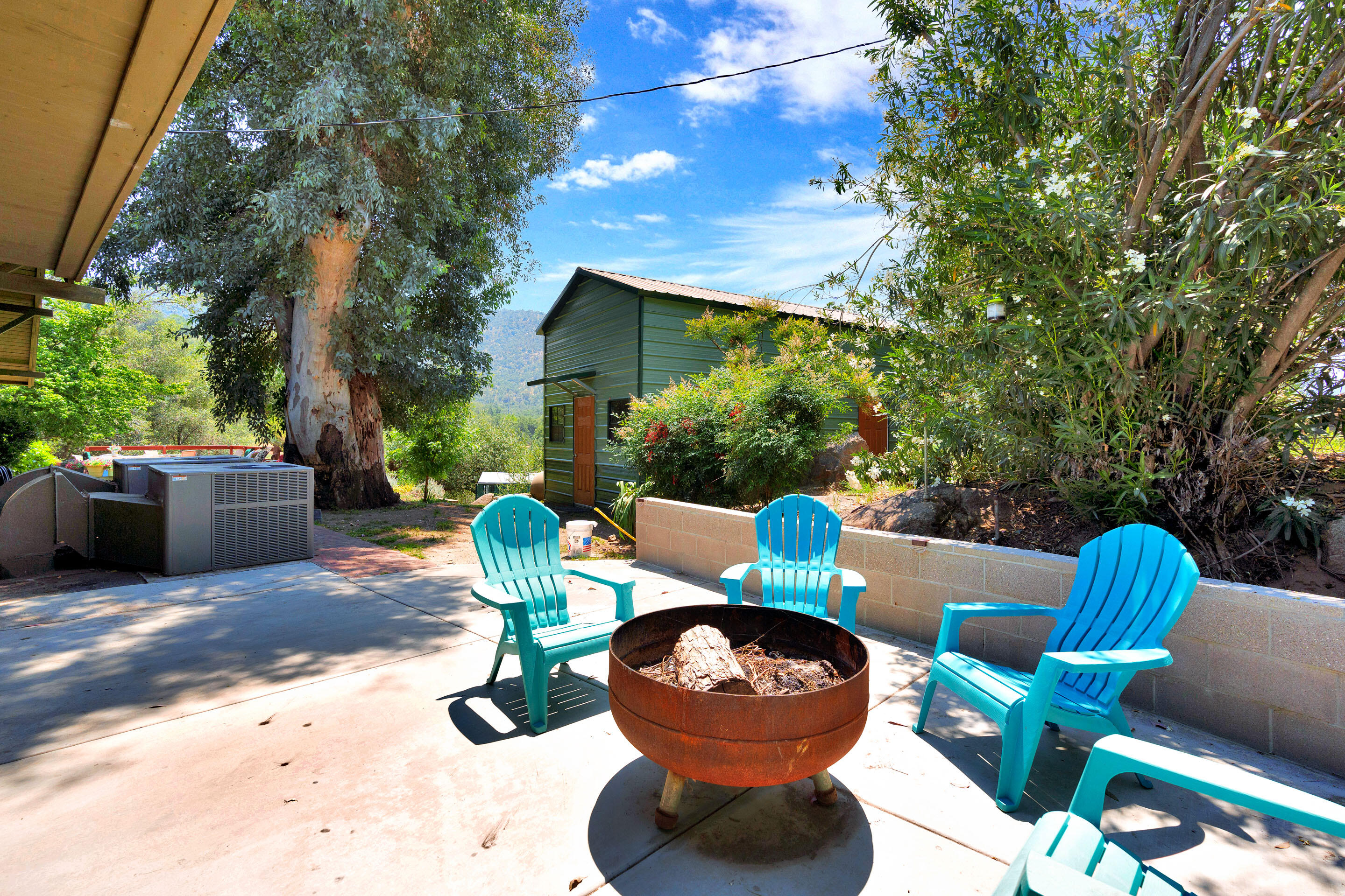 43715 Dinely Dr, Three Rivers, CA 93271