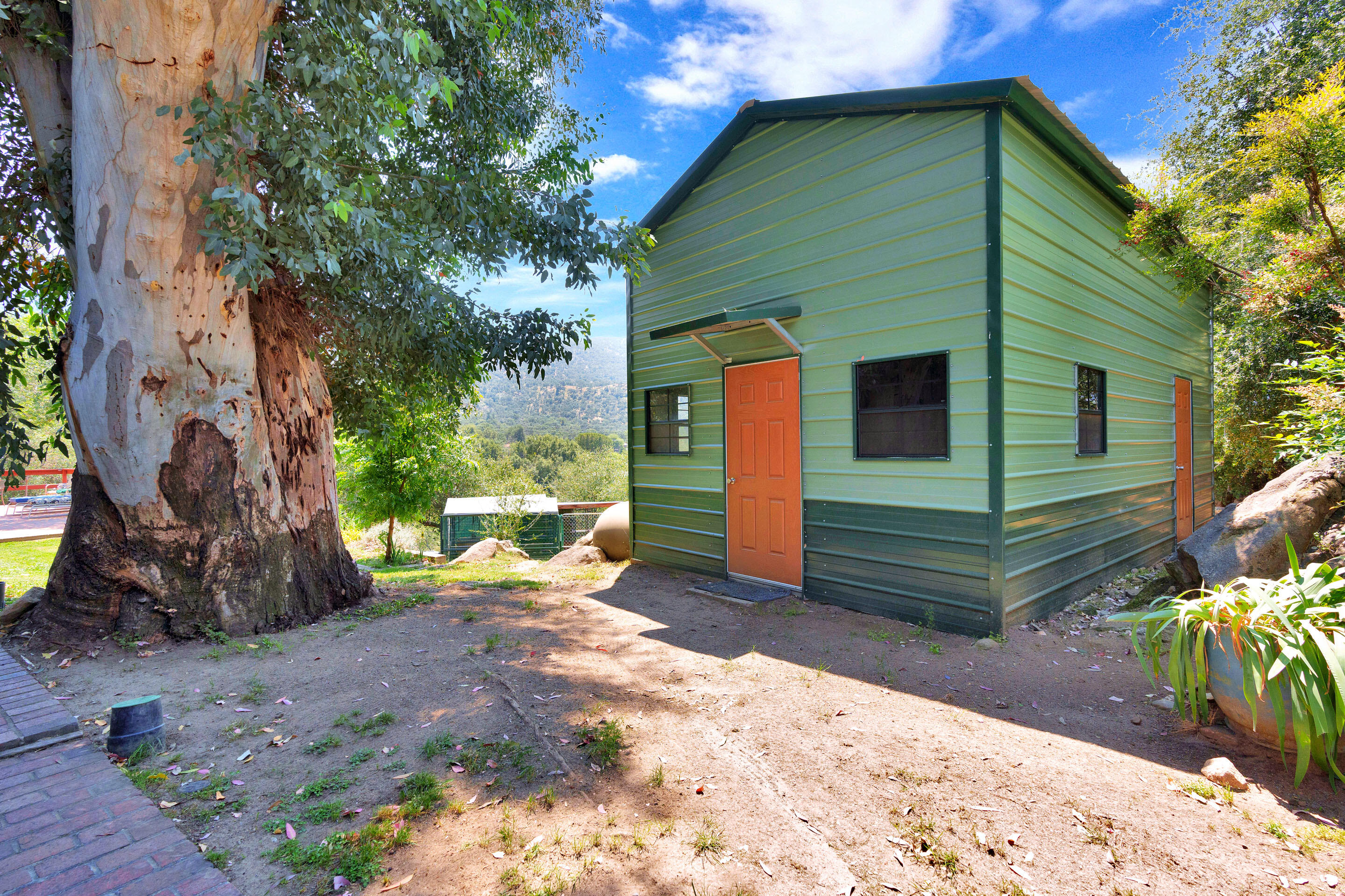 43715 Dinely Dr, Three Rivers, CA 93271