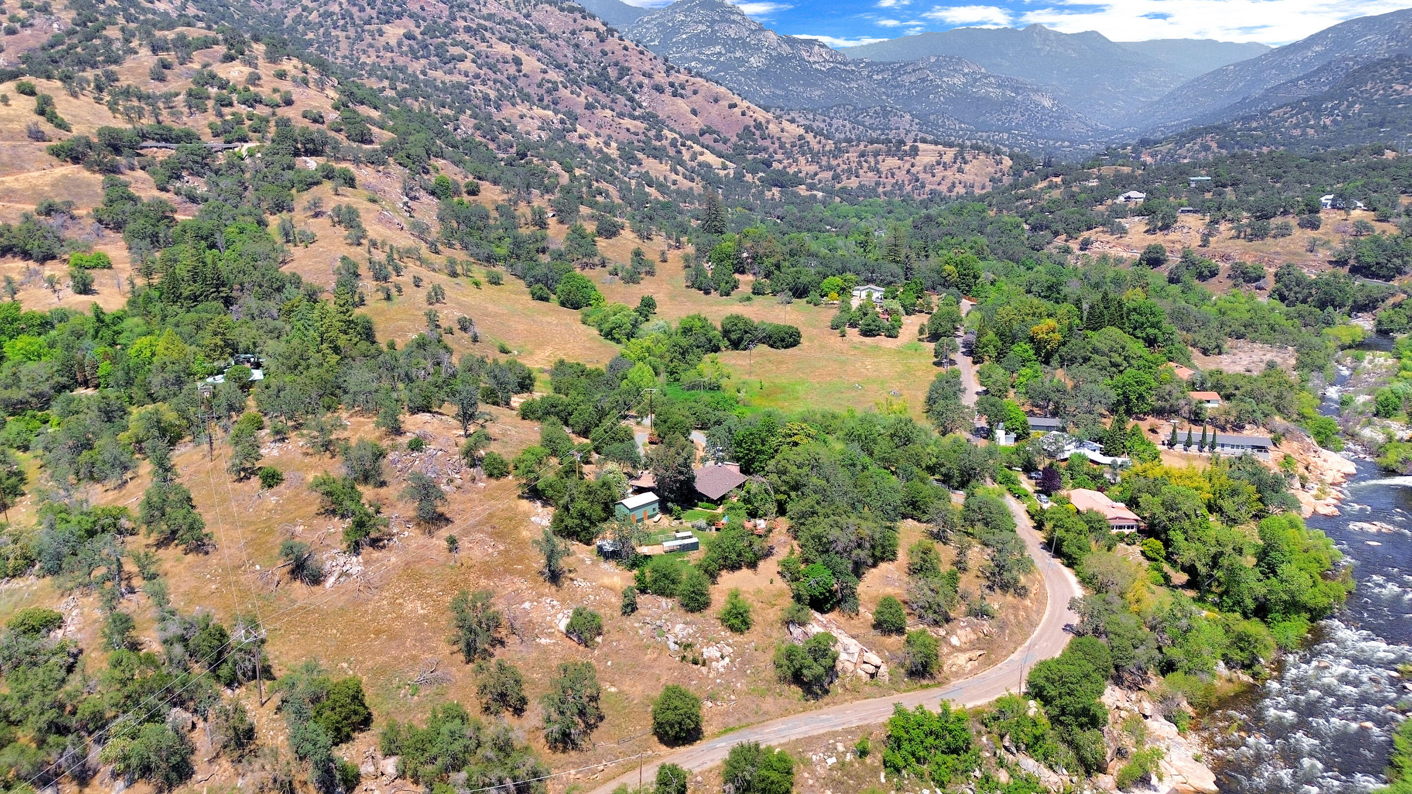 43715 Dinely Dr, Three Rivers, CA 93271