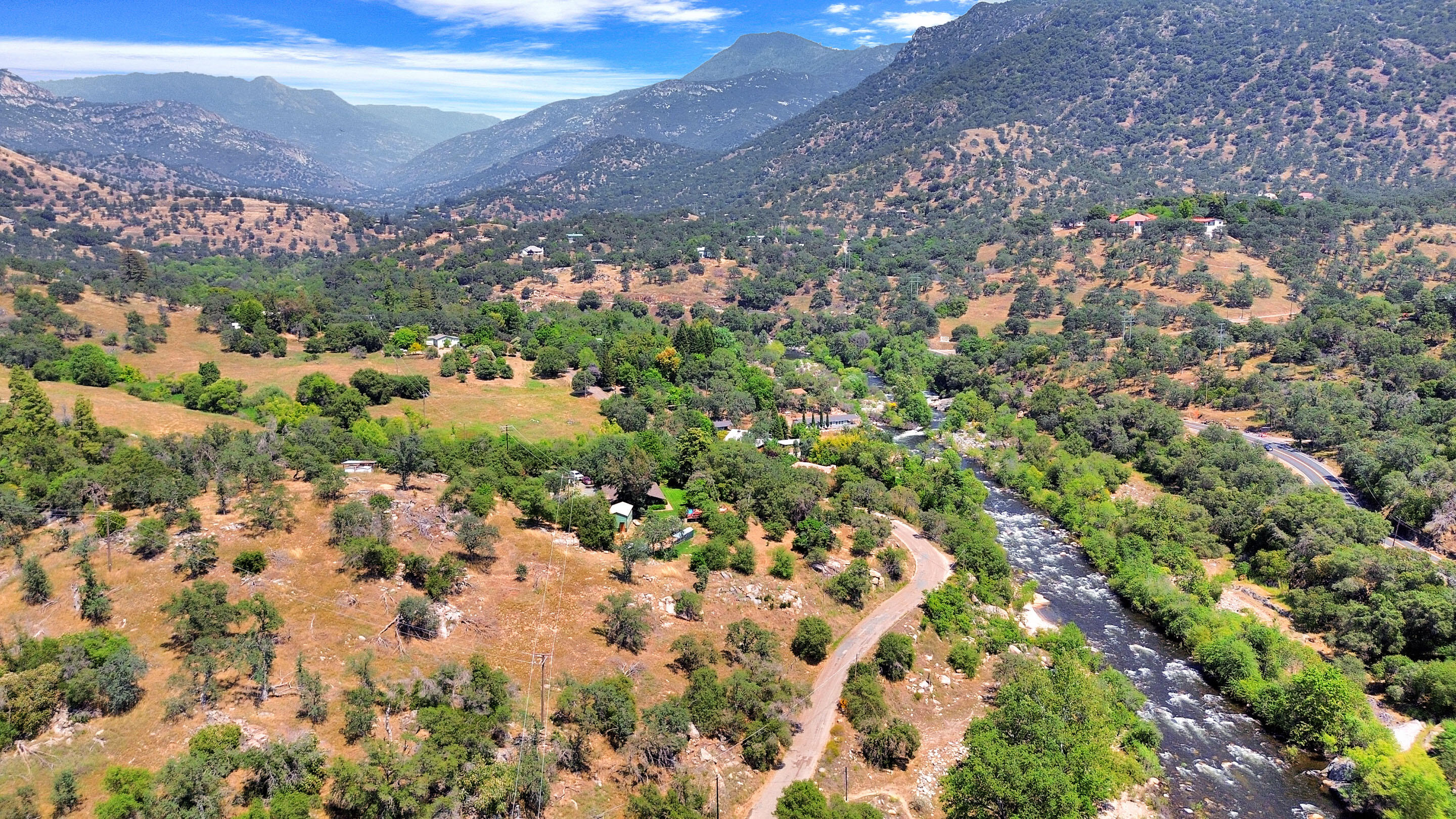43715 Dinely Dr, Three Rivers, CA 93271