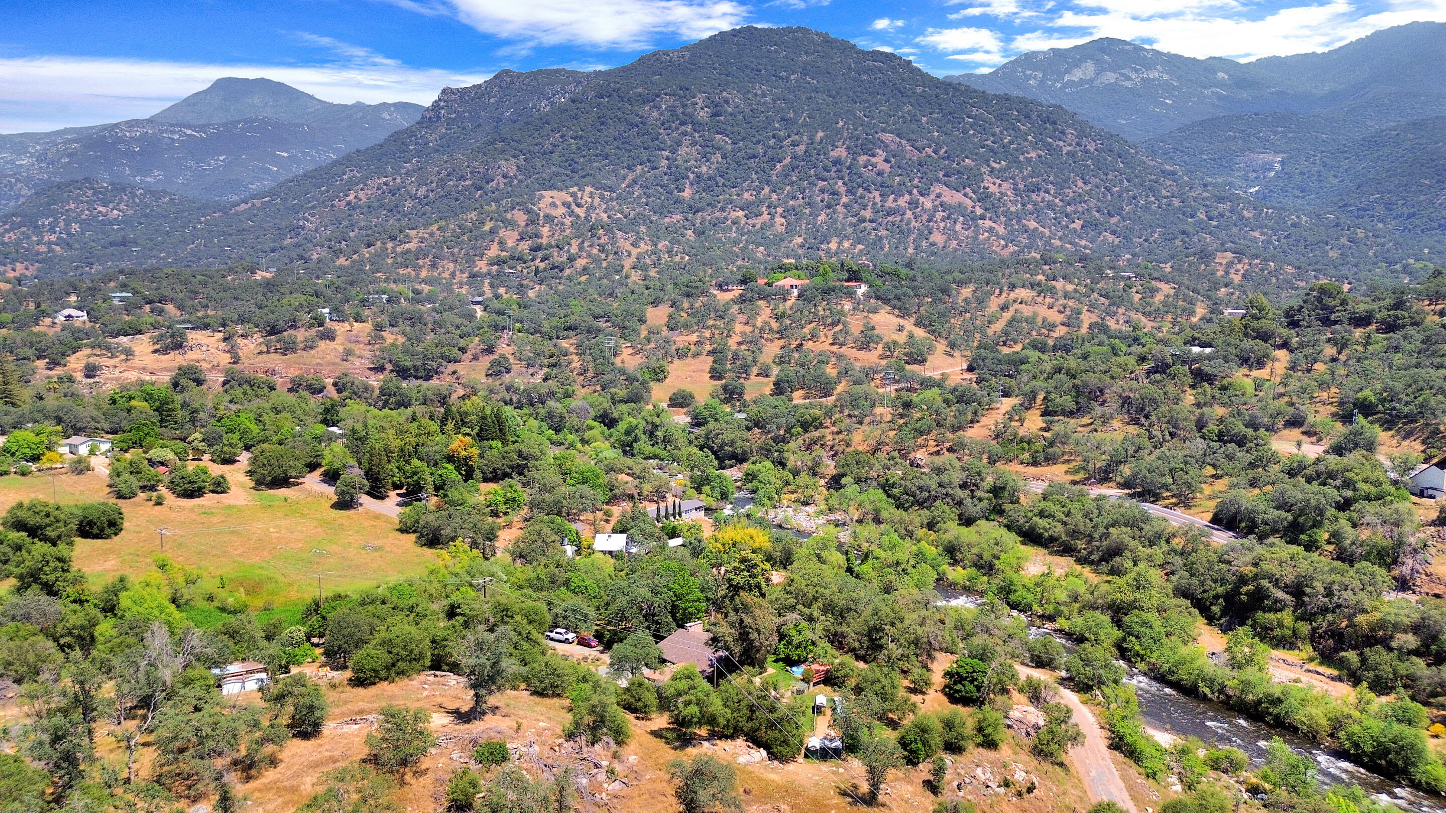 43715 Dinely Dr, Three Rivers, CA 93271