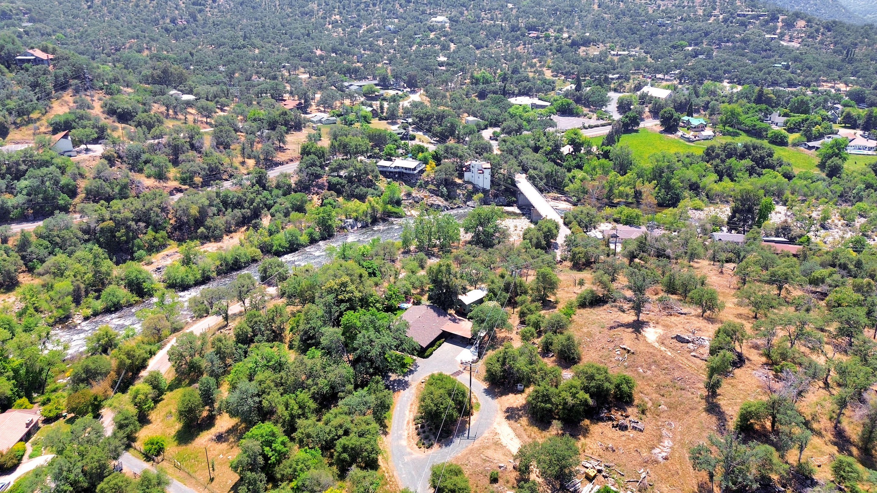 43715 Dinely Dr, Three Rivers, CA 93271