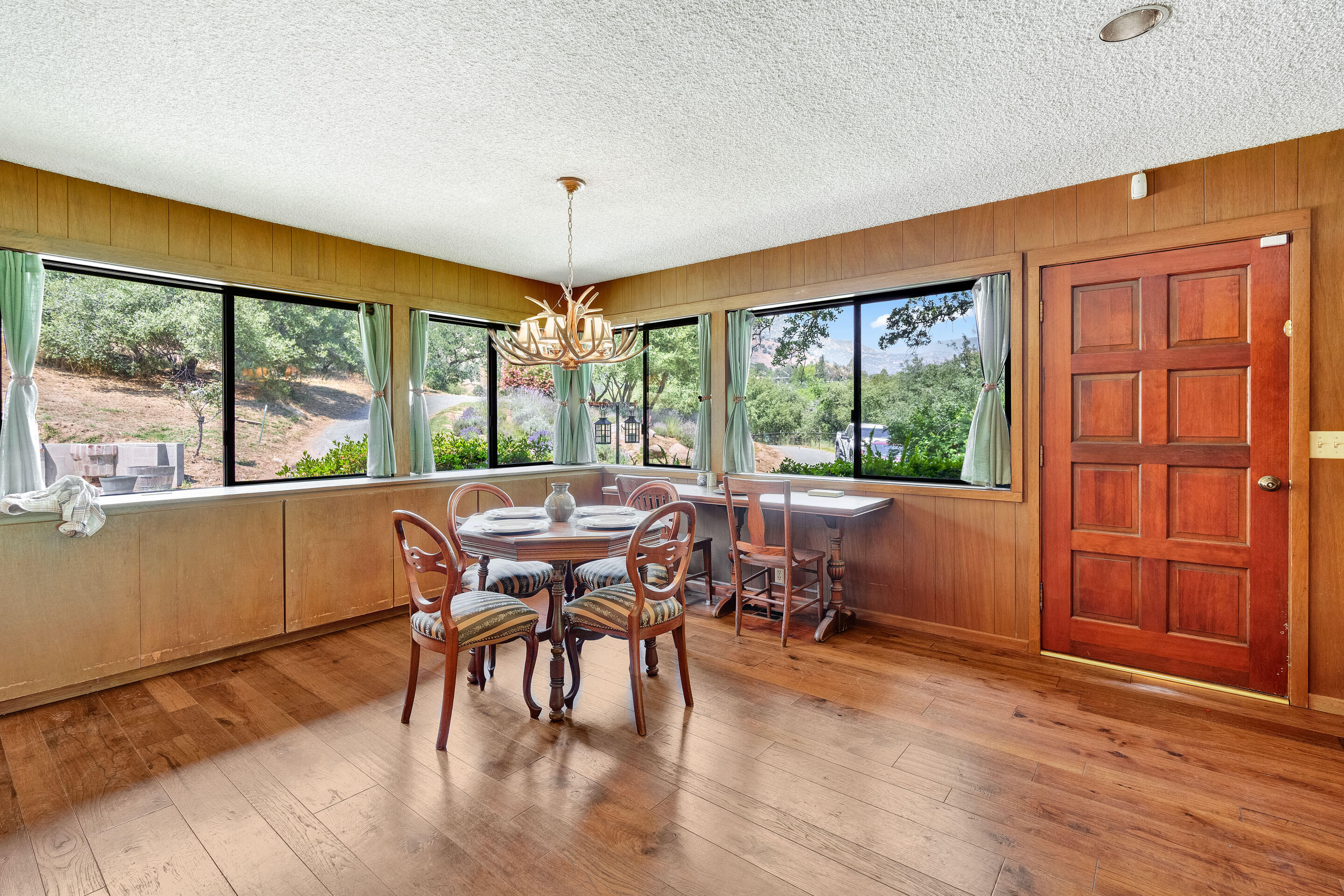 43715 Dinely Dr, Three Rivers, CA 93271