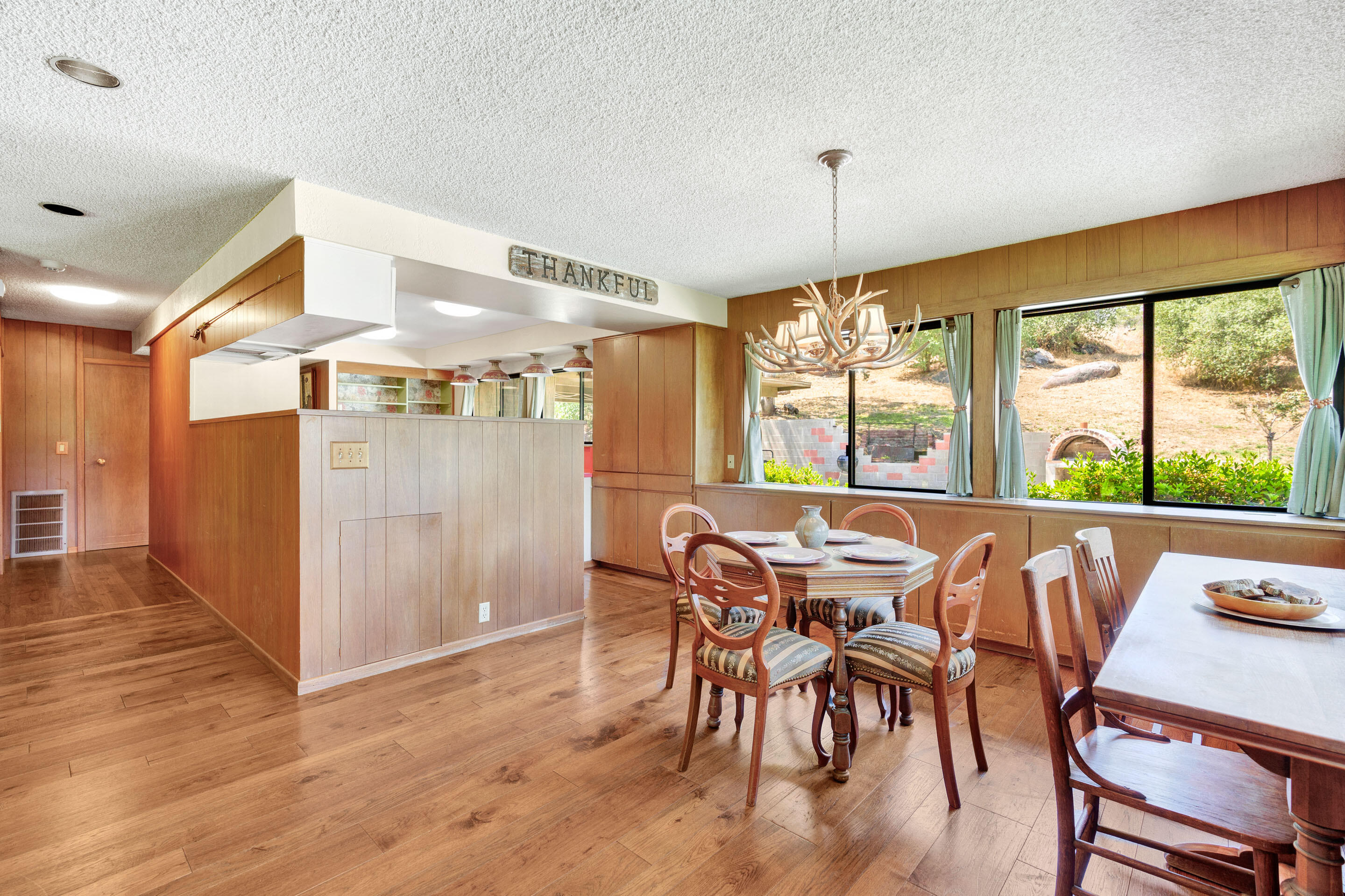 43715 Dinely Dr, Three Rivers, CA 93271