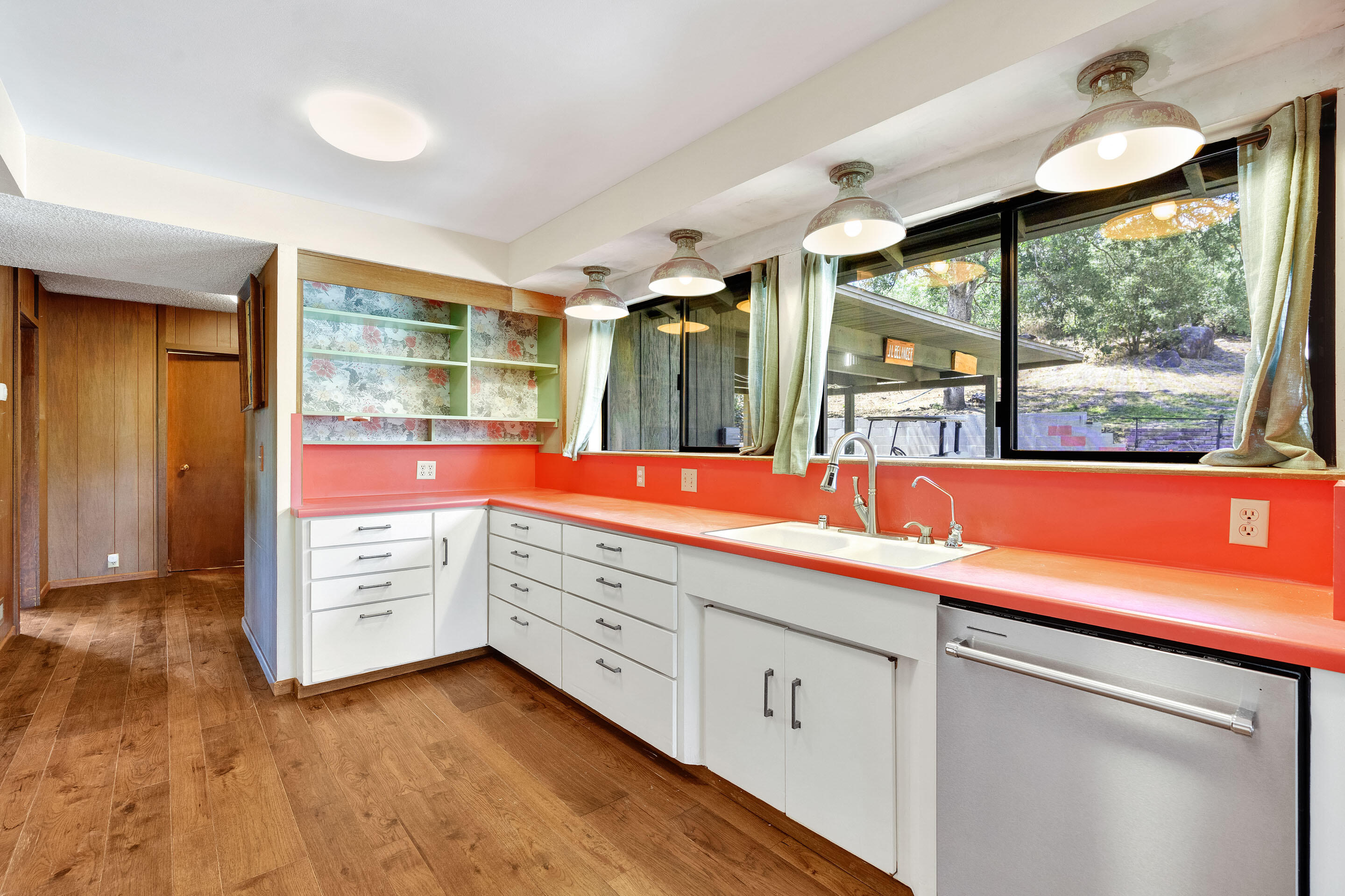 43715 Dinely Dr, Three Rivers, CA 93271