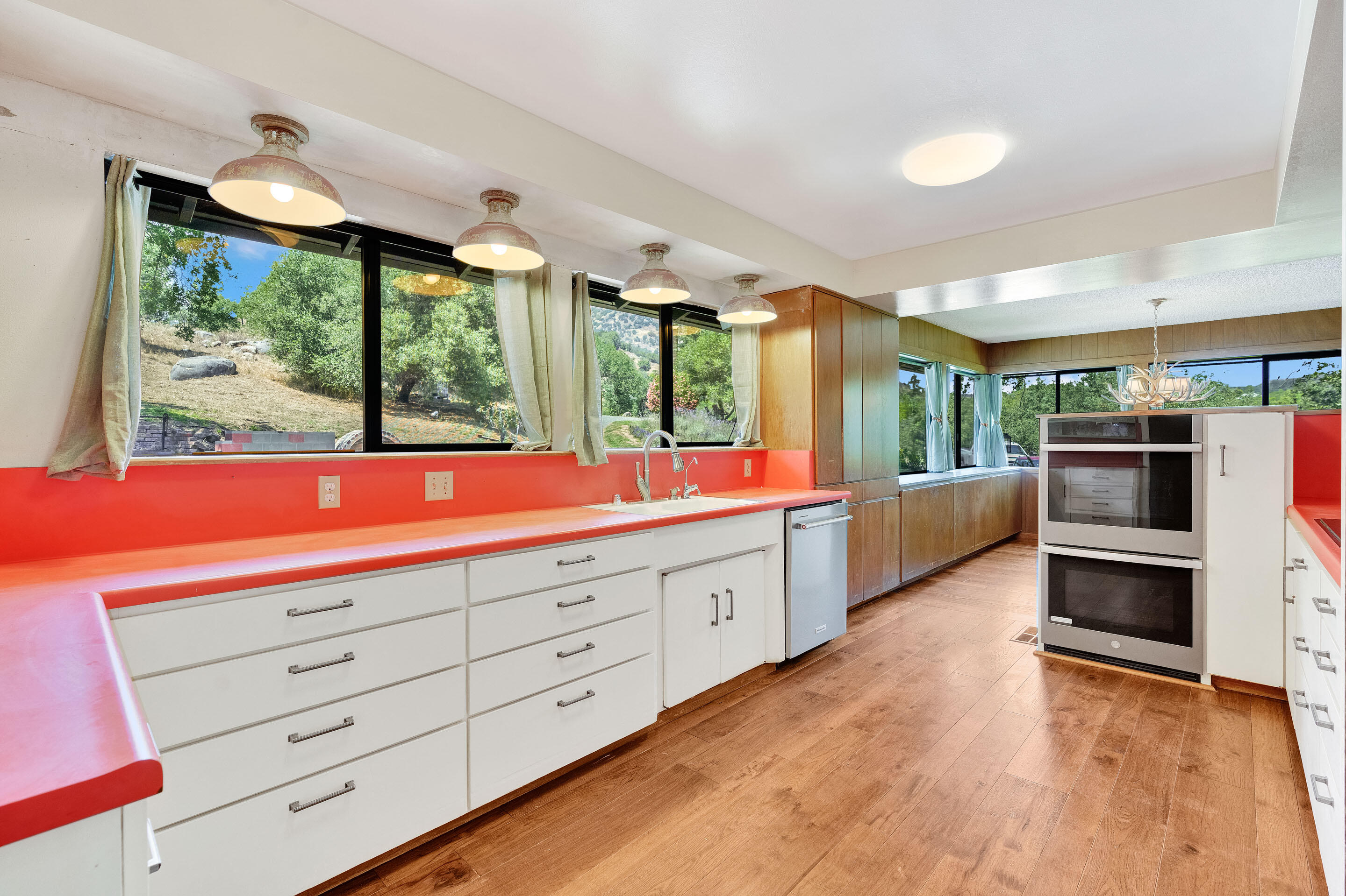 43715 Dinely Dr, Three Rivers, CA 93271