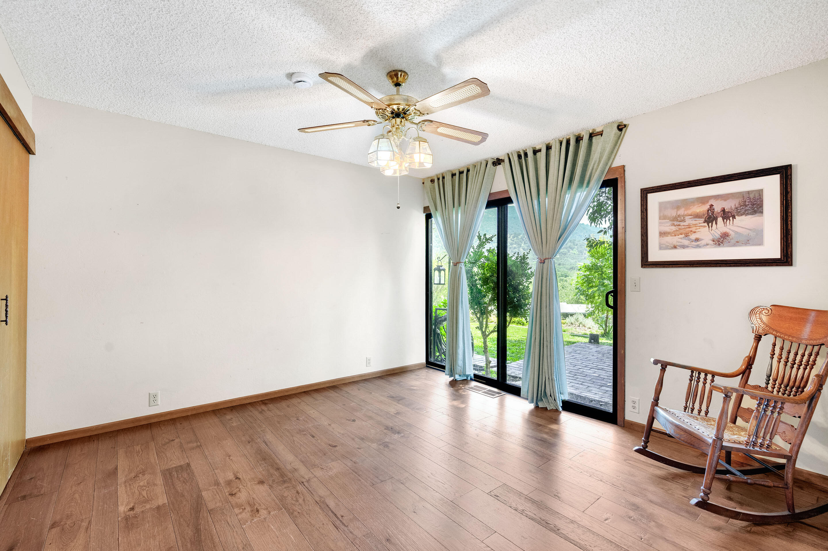 43715 Dinely Dr, Three Rivers, CA 93271