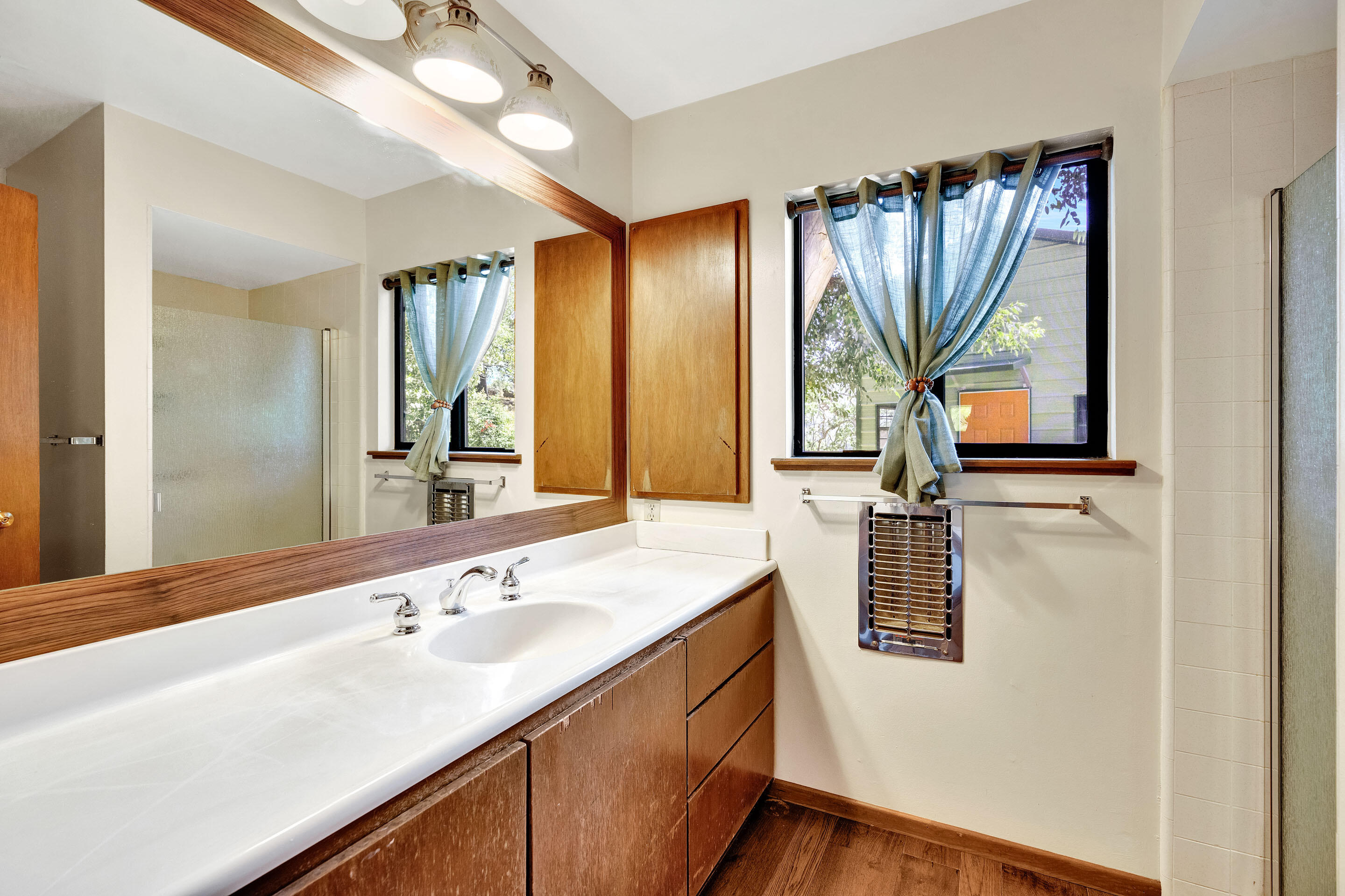 43715 Dinely Dr, Three Rivers, CA 93271