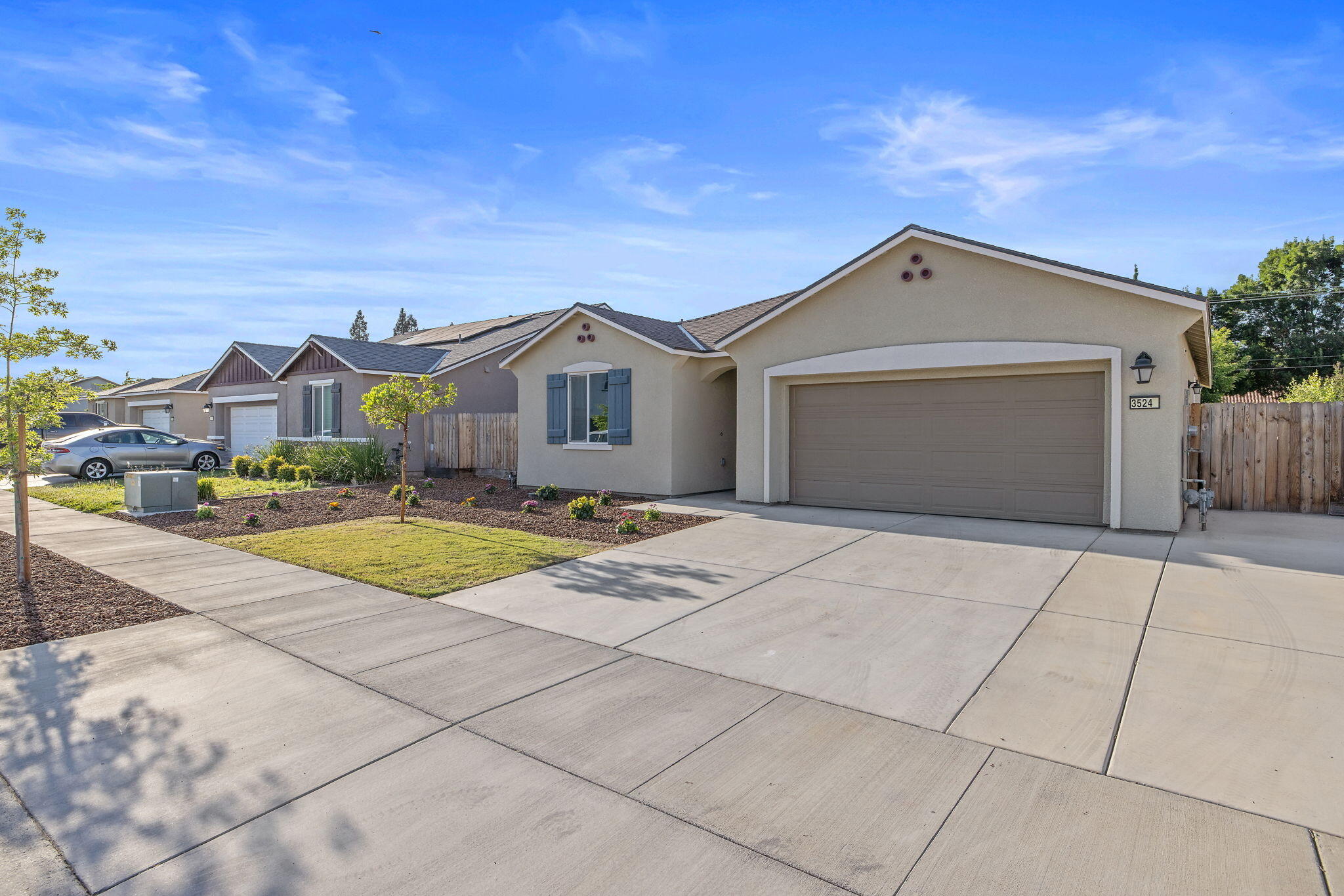 3524 E Harter Ct, Visalia, CA 93292
