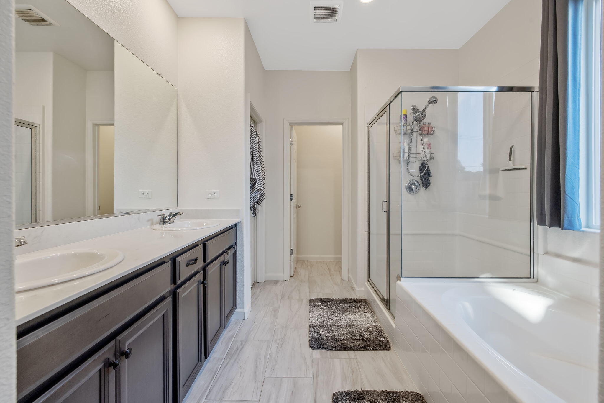 3524 E Harter Ct, Visalia, CA 93292