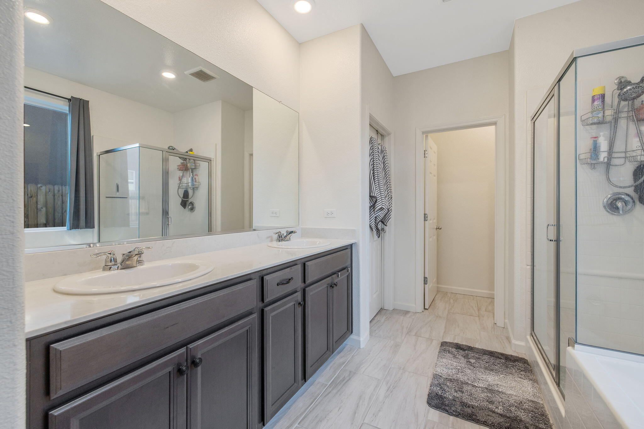 3524 E Harter Ct, Visalia, CA 93292