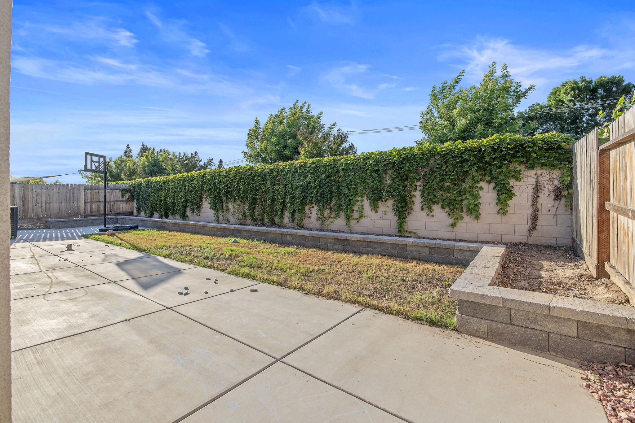 3524 E Harter Ct, Visalia, CA 93292