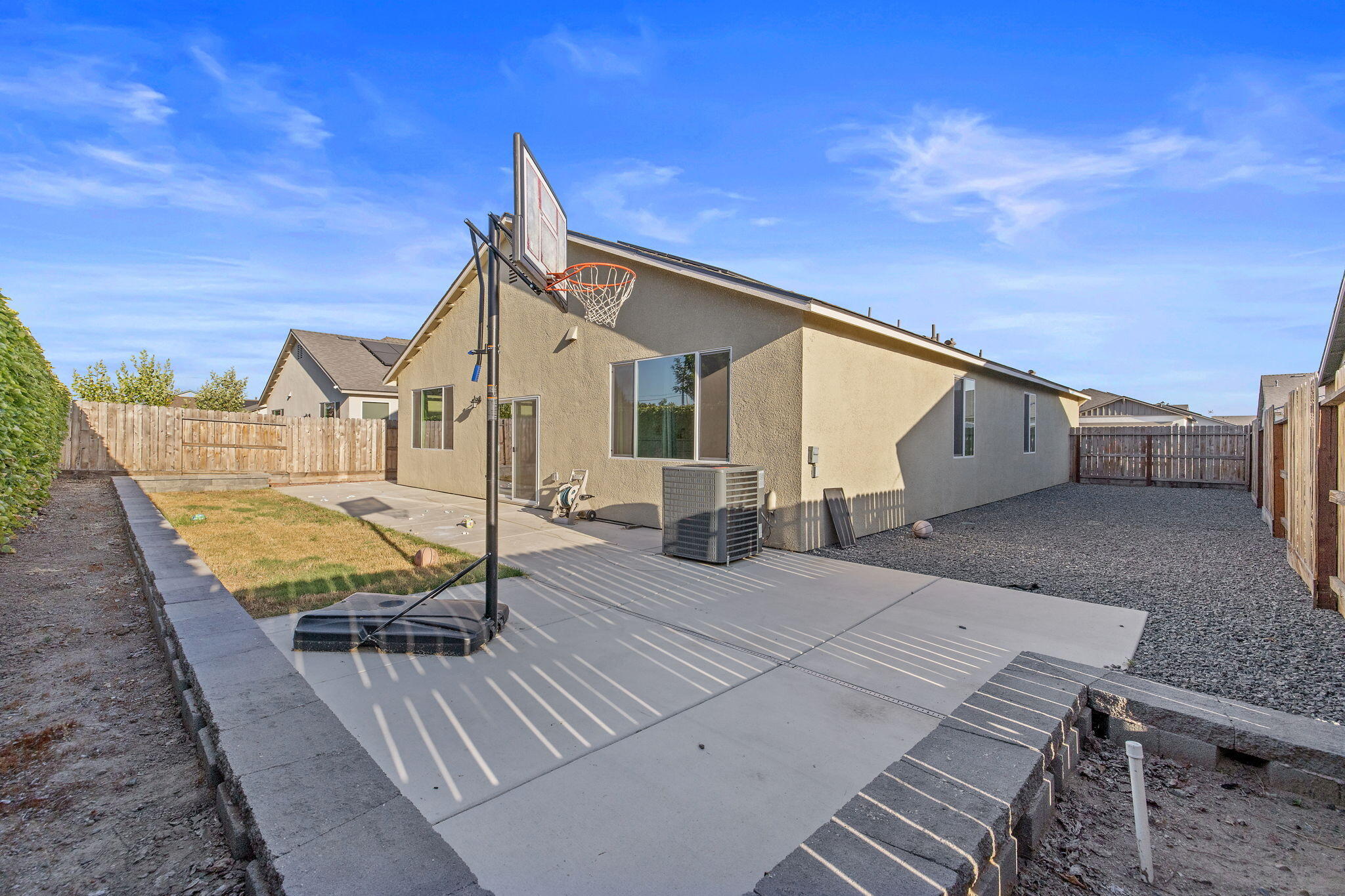 3524 E Harter Ct, Visalia, CA 93292