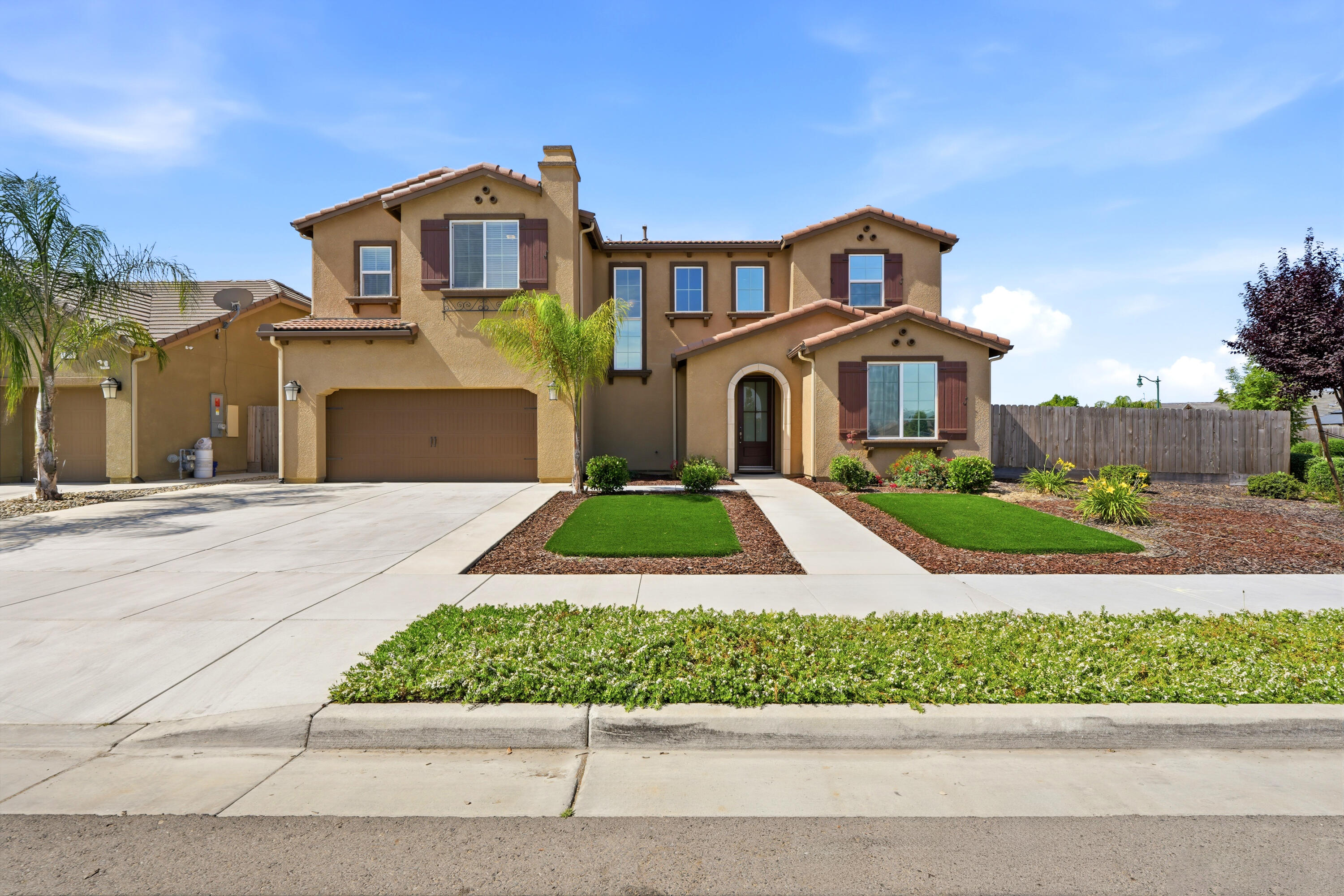 1647 W Sedona Ave, Visalia, CA 93291