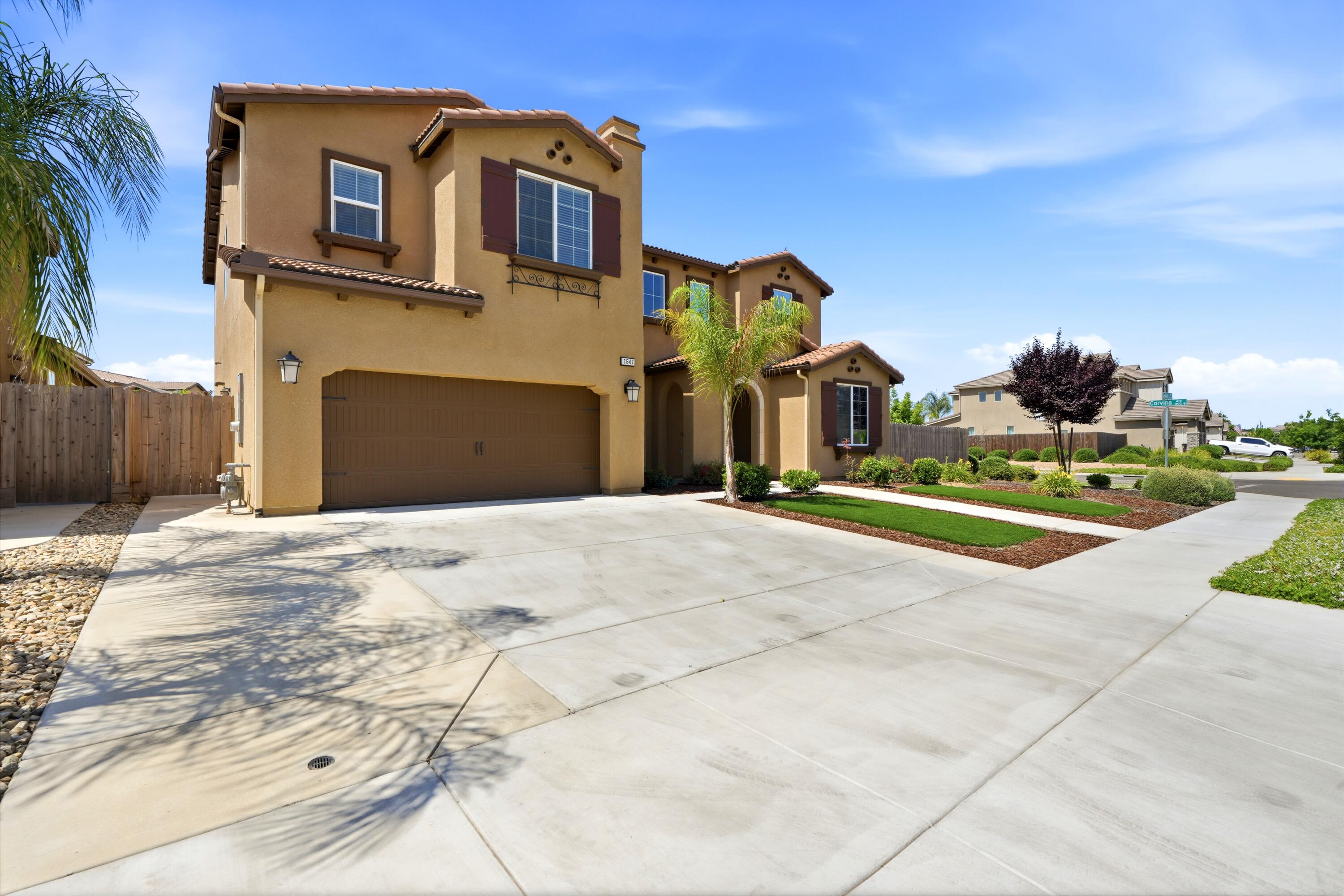 1647 W Sedona Ave, Visalia, CA 93291