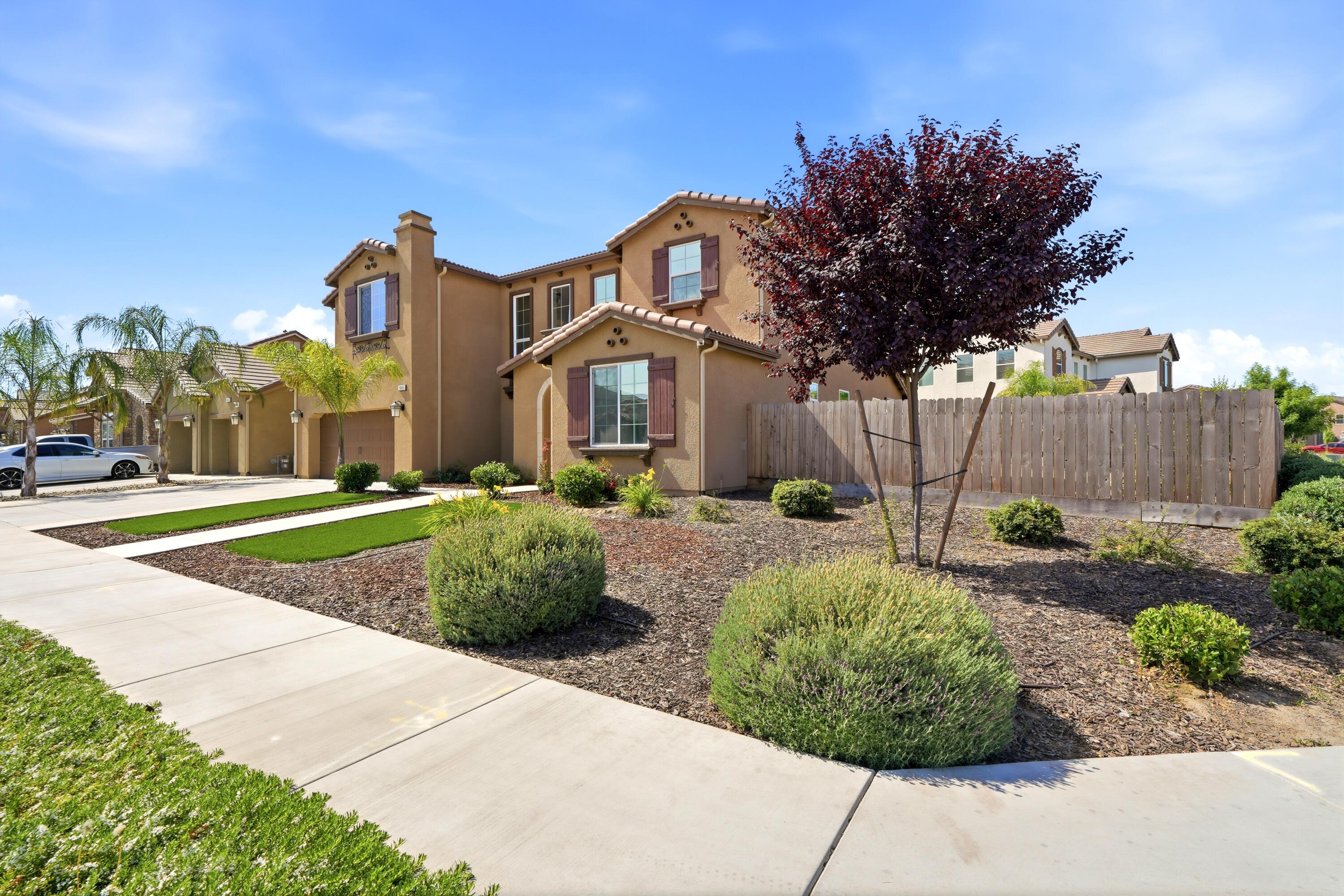 1647 W Sedona Ave, Visalia, CA 93291