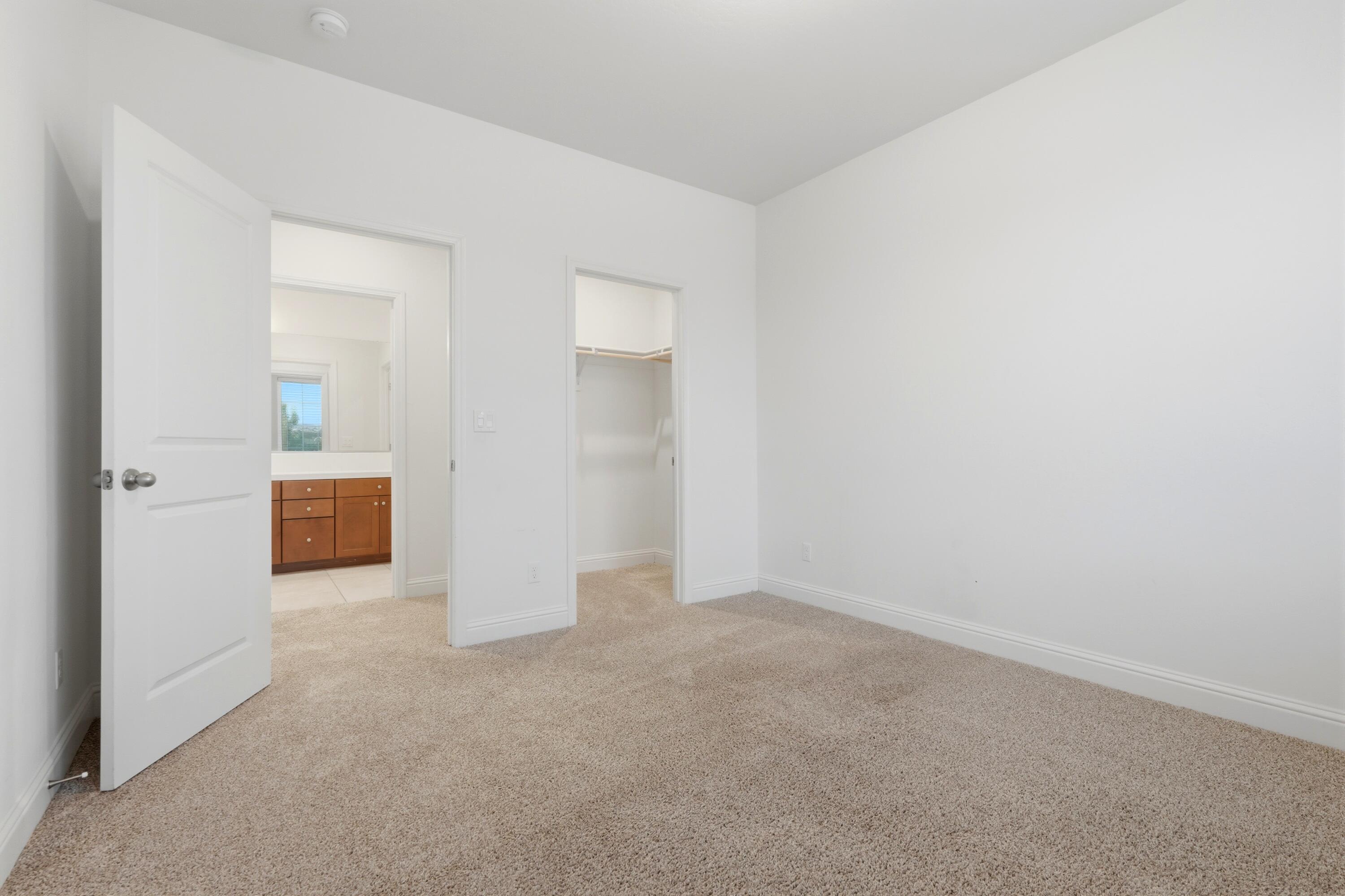1647 W Sedona Ave, Visalia, CA 93291