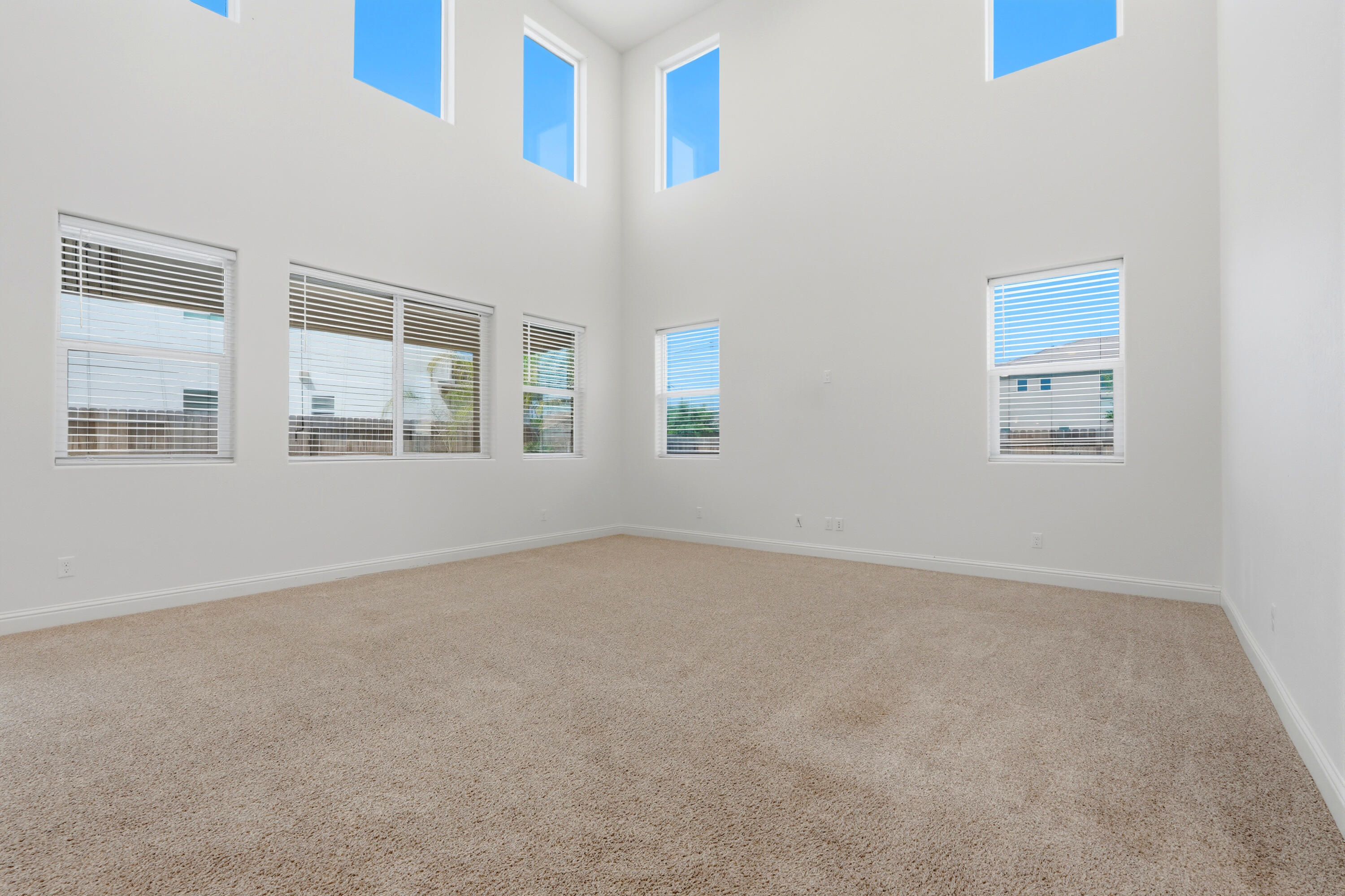 1647 W Sedona Ave, Visalia, CA 93291