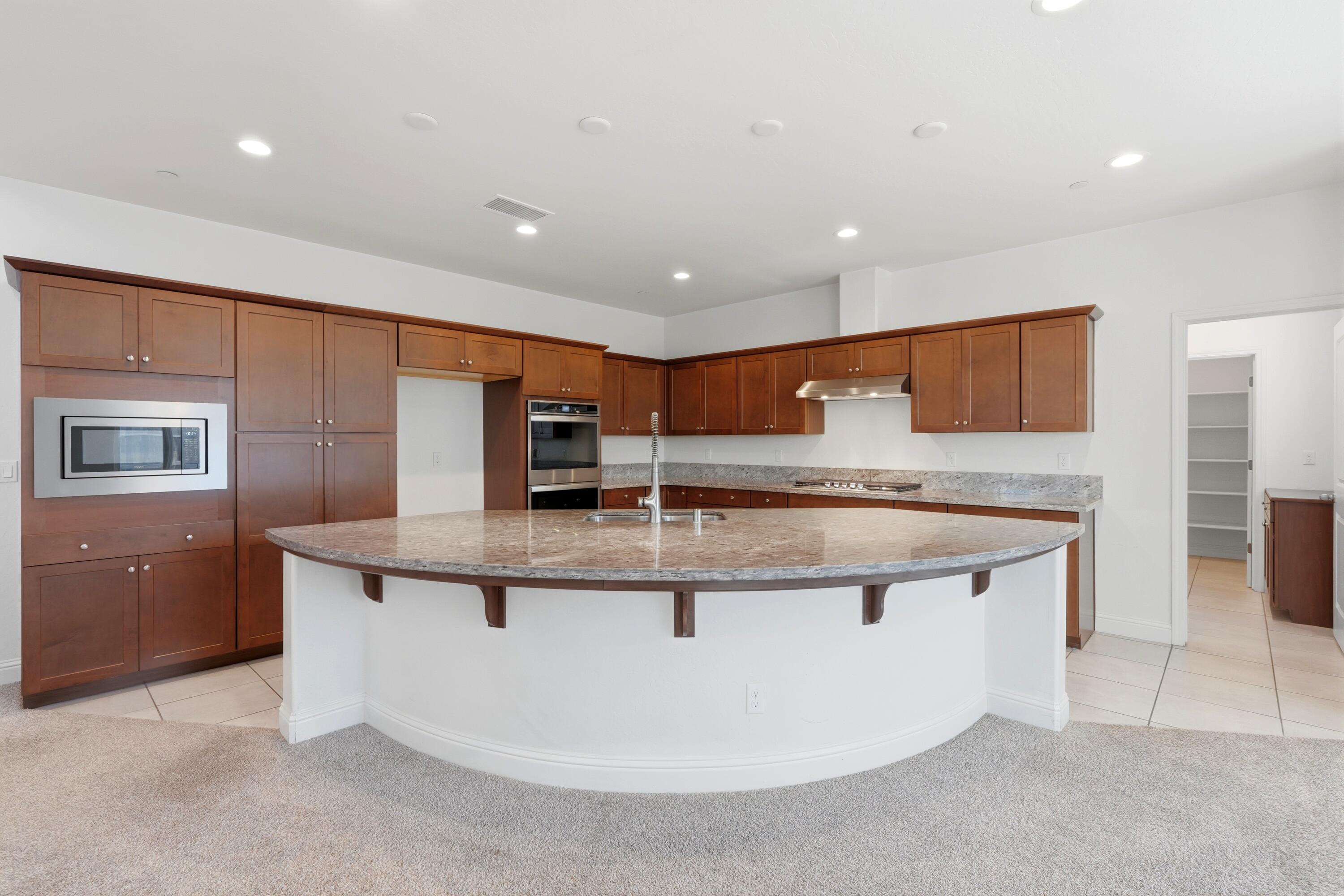 1647 W Sedona Ave, Visalia, CA 93291