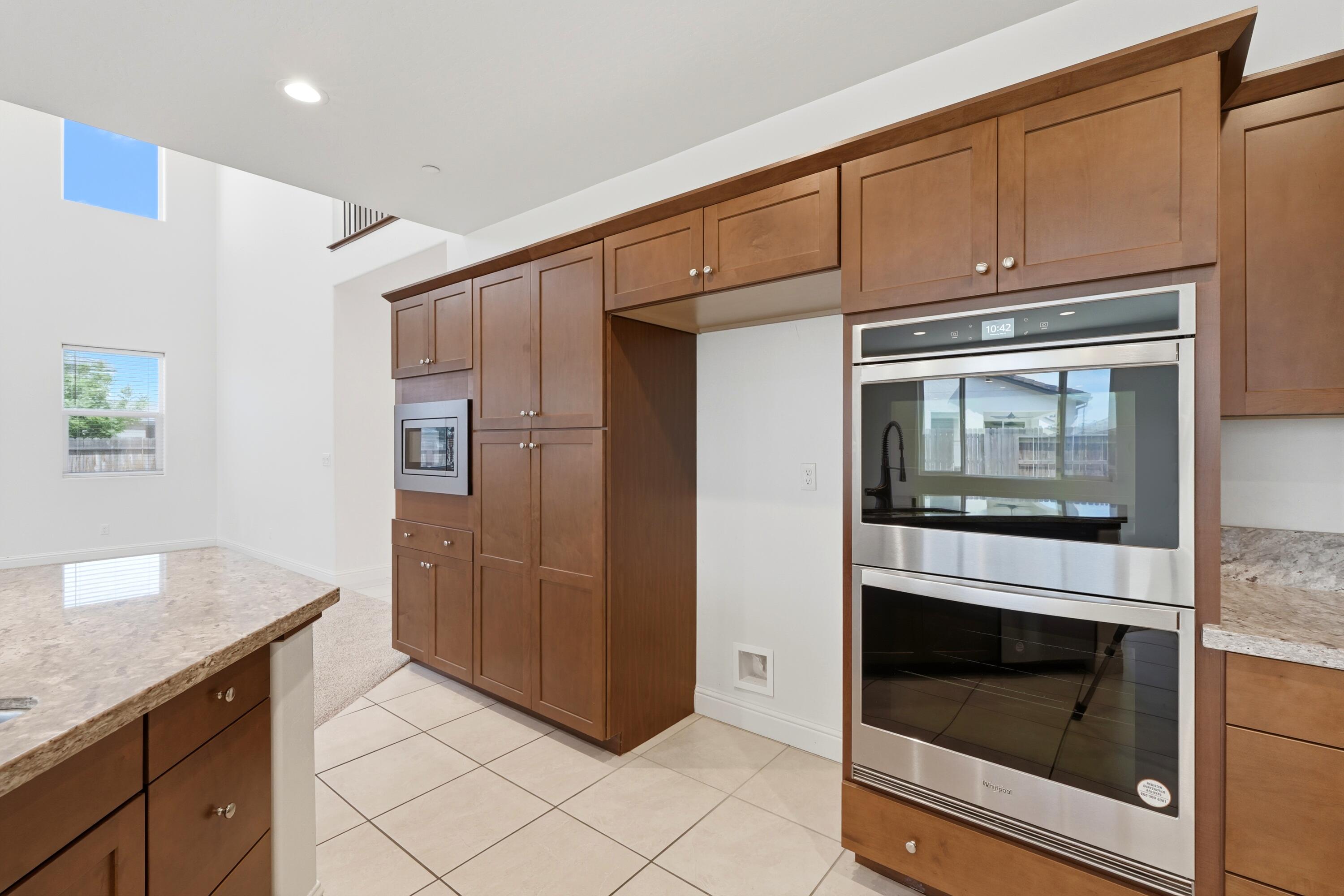 1647 W Sedona Ave, Visalia, CA 93291