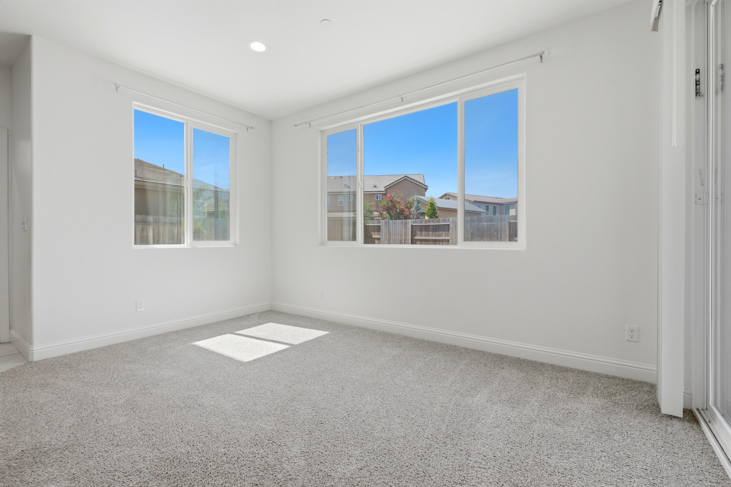 1647 W Sedona Ave, Visalia, CA 93291
