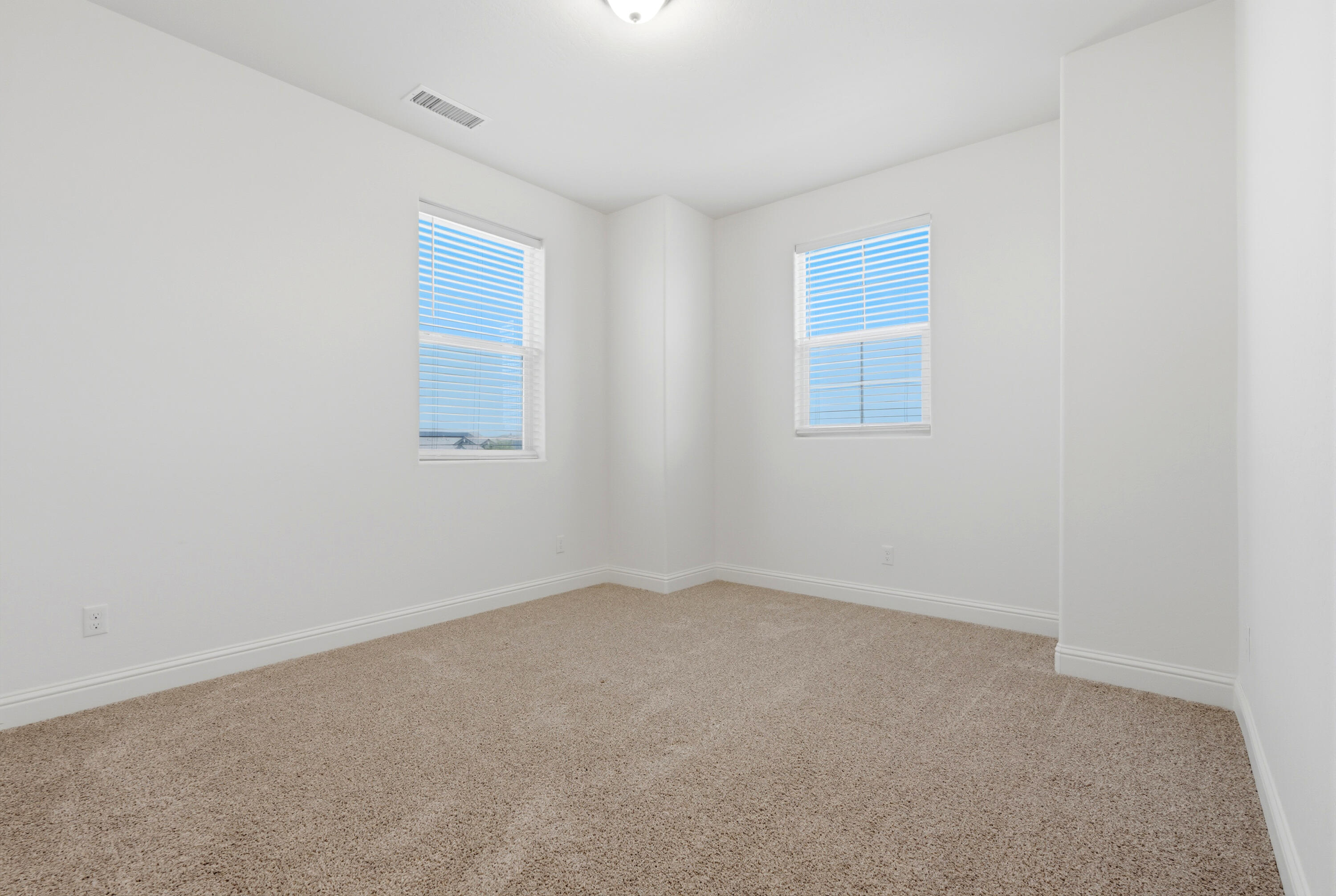 1647 W Sedona Ave, Visalia, CA 93291