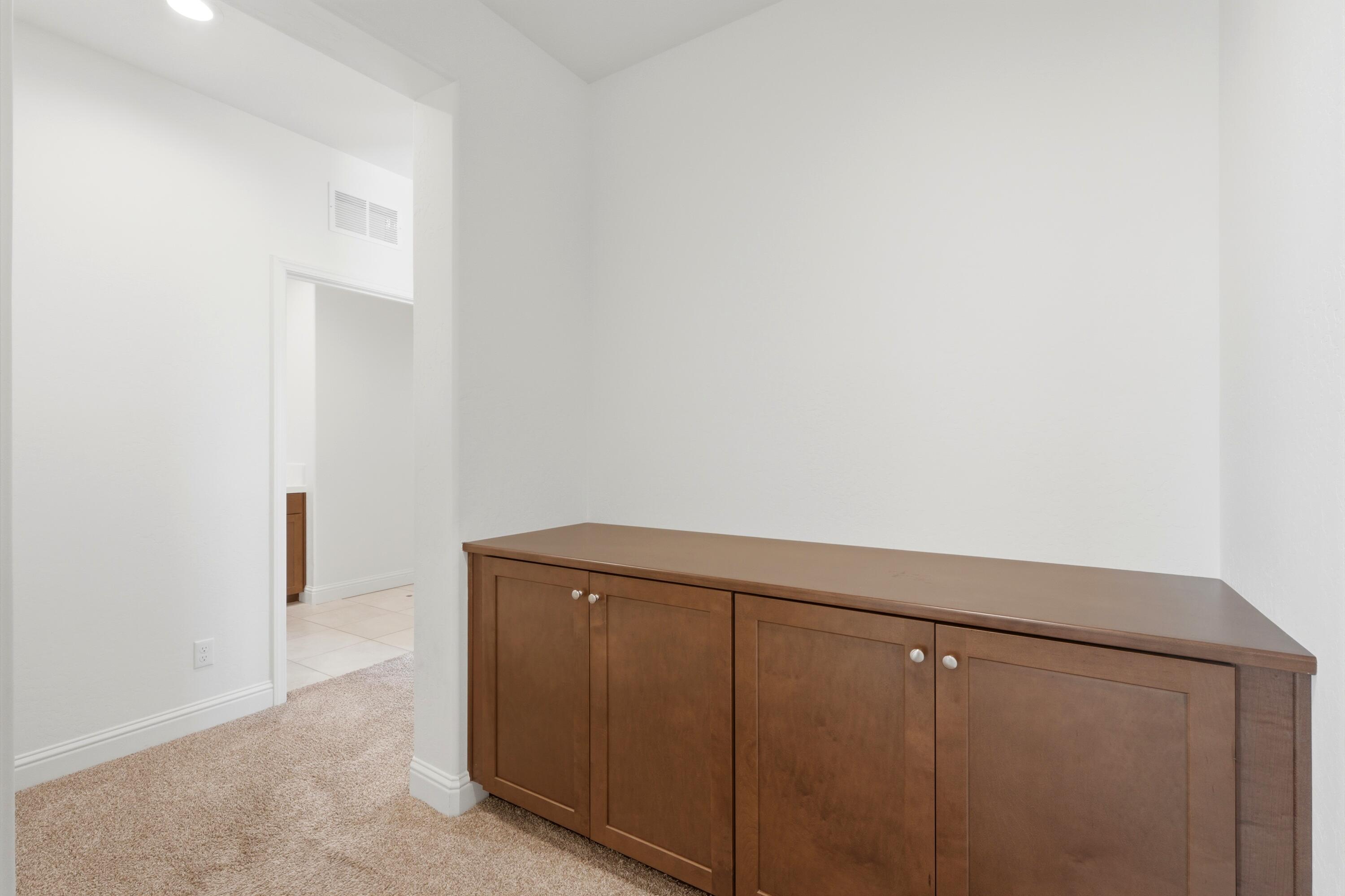 1647 W Sedona Ave, Visalia, CA 93291