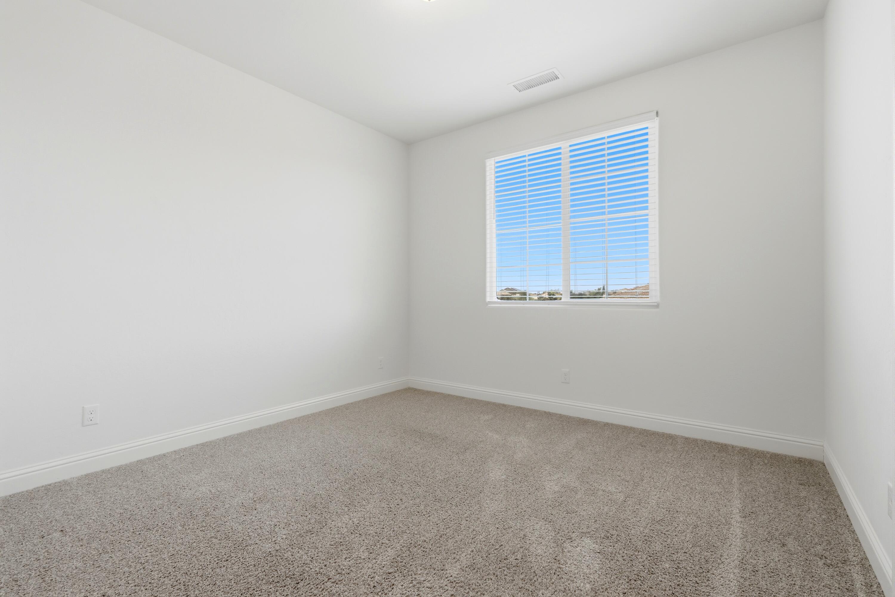 1647 W Sedona Ave, Visalia, CA 93291