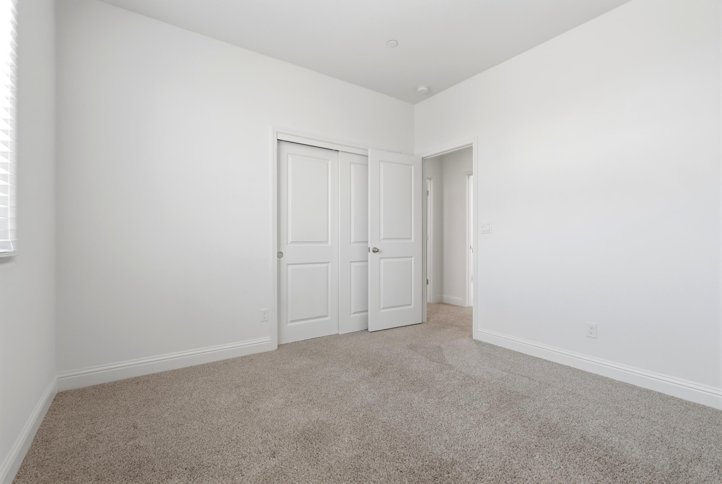 1647 W Sedona Ave, Visalia, CA 93291