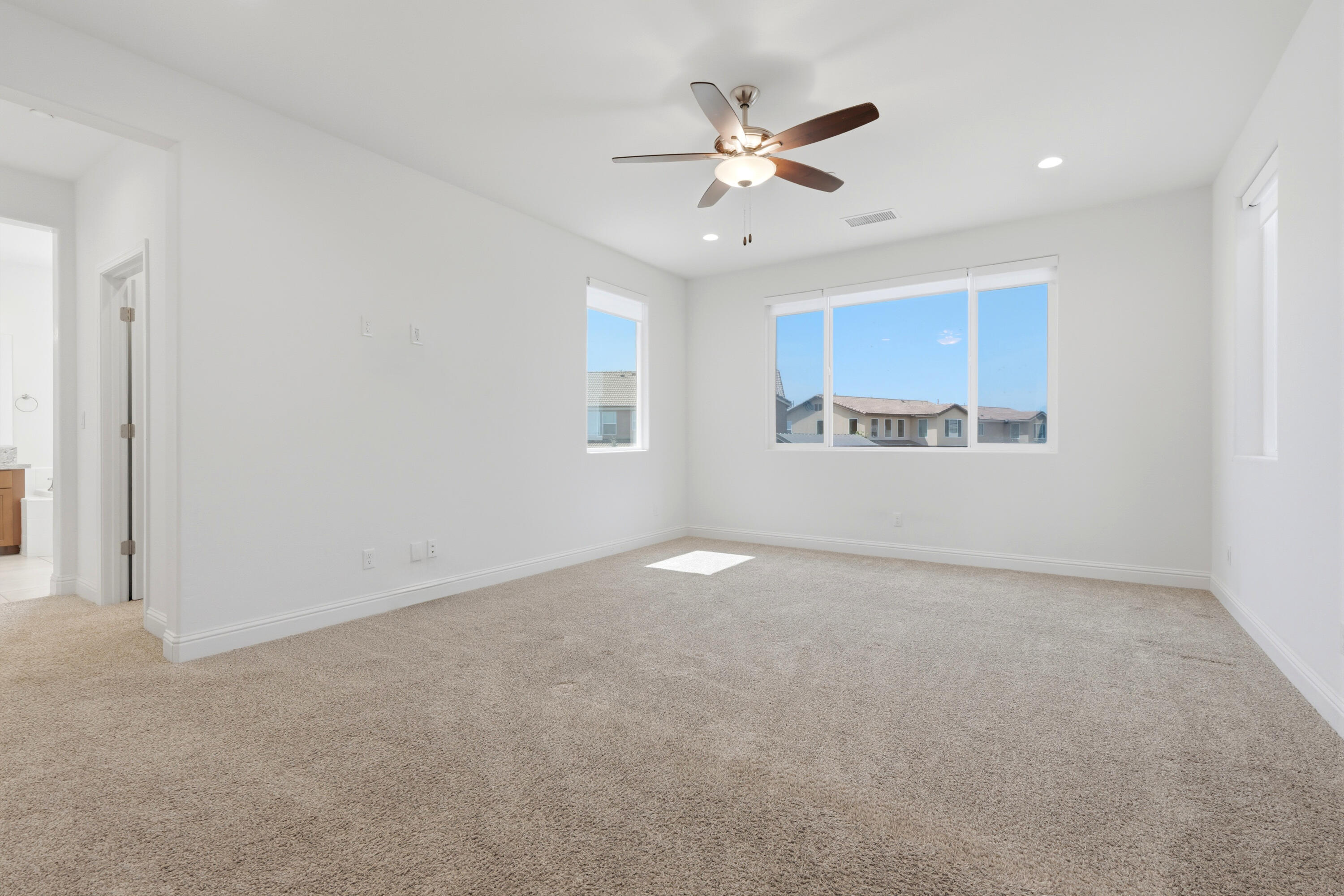 1647 W Sedona Ave, Visalia, CA 93291