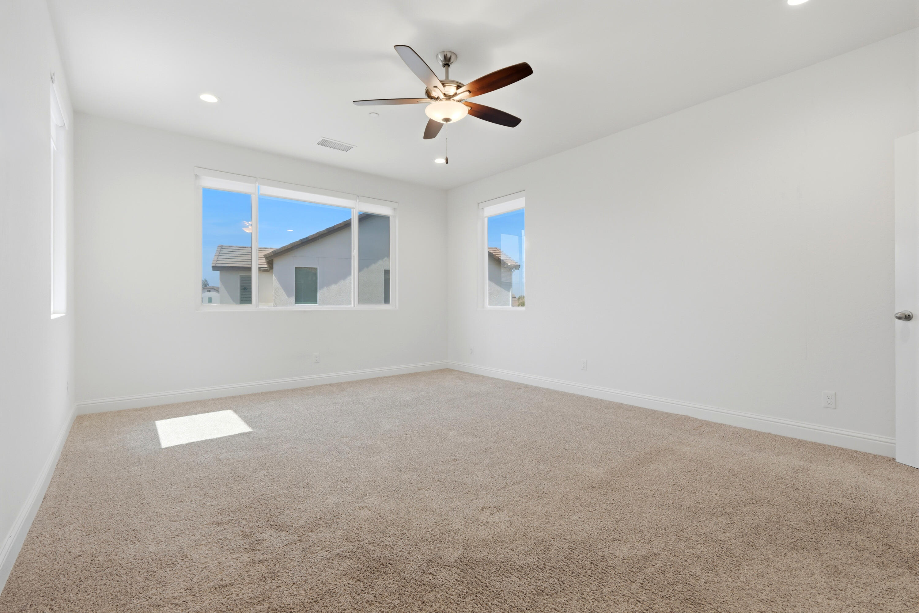 1647 W Sedona Ave, Visalia, CA 93291