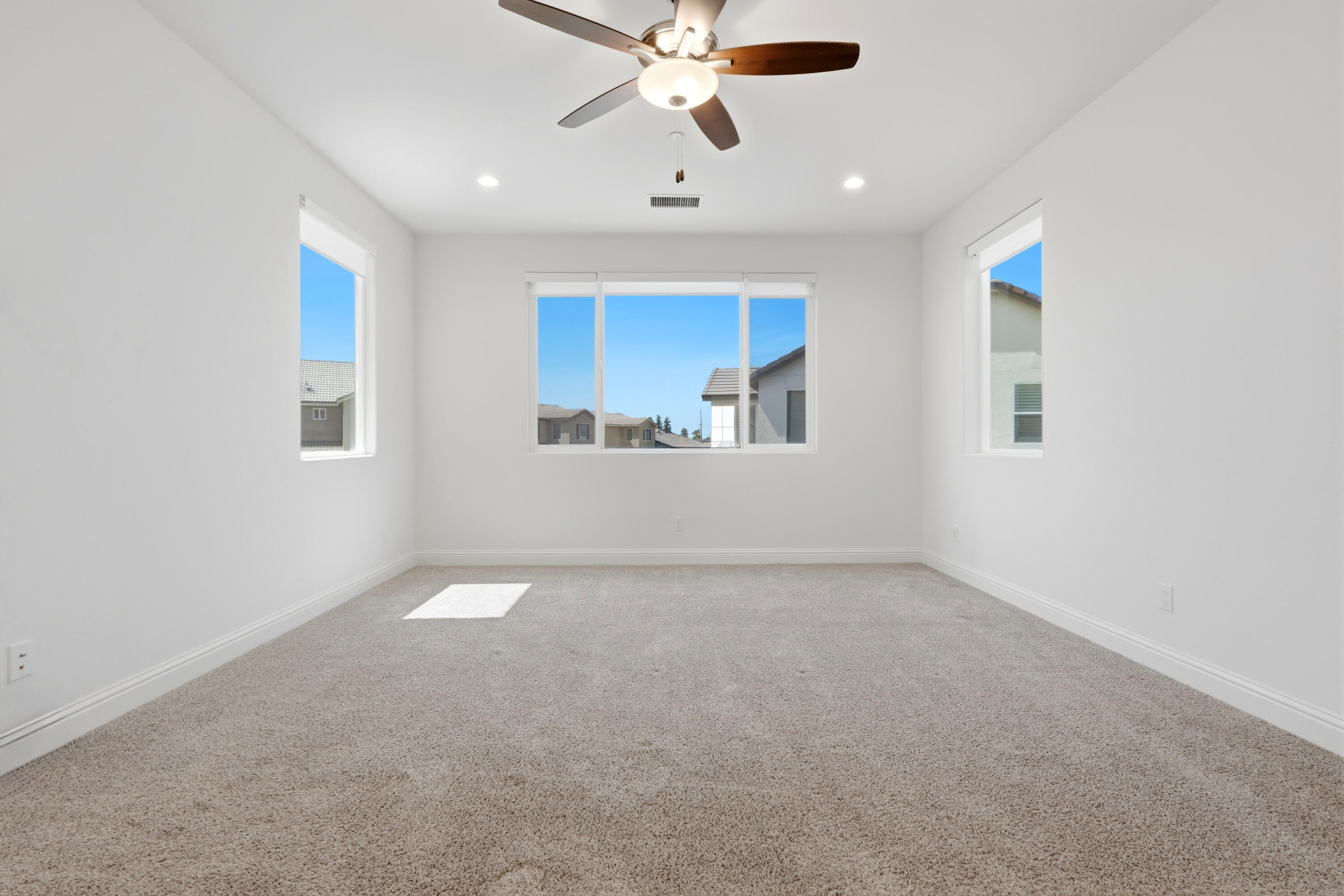1647 W Sedona Ave, Visalia, CA 93291