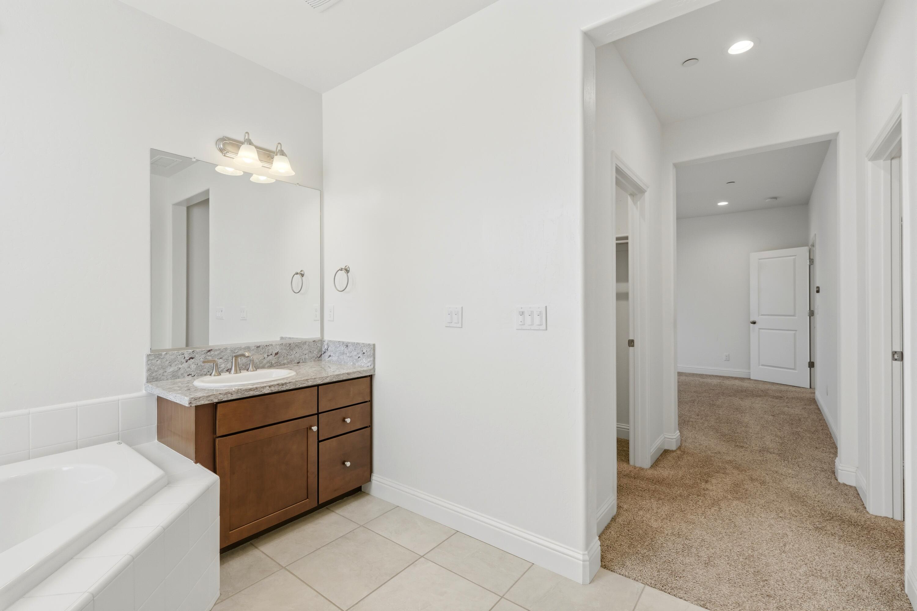 1647 W Sedona Ave, Visalia, CA 93291