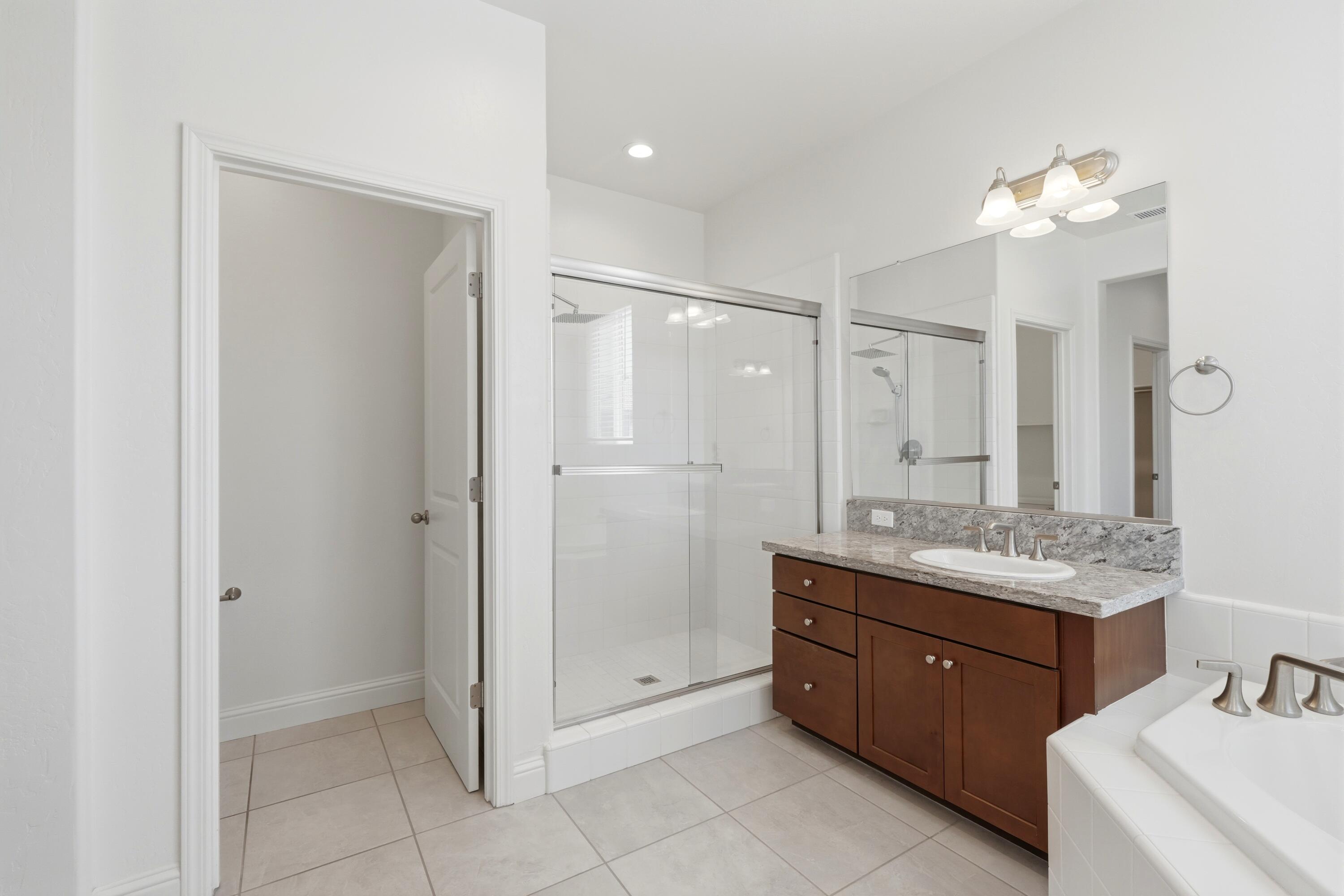 1647 W Sedona Ave, Visalia, CA 93291