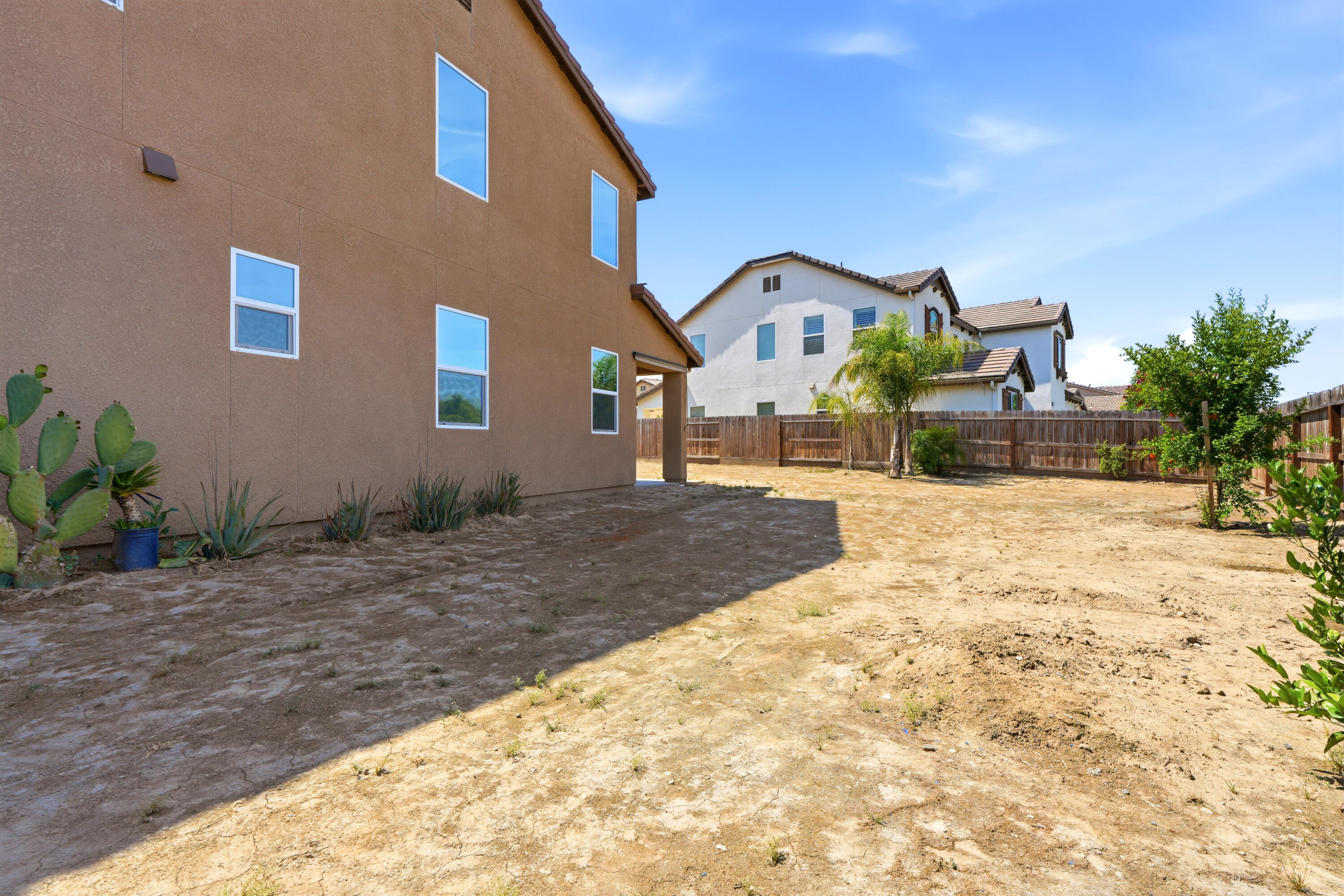 1647 W Sedona Ave, Visalia, CA 93291