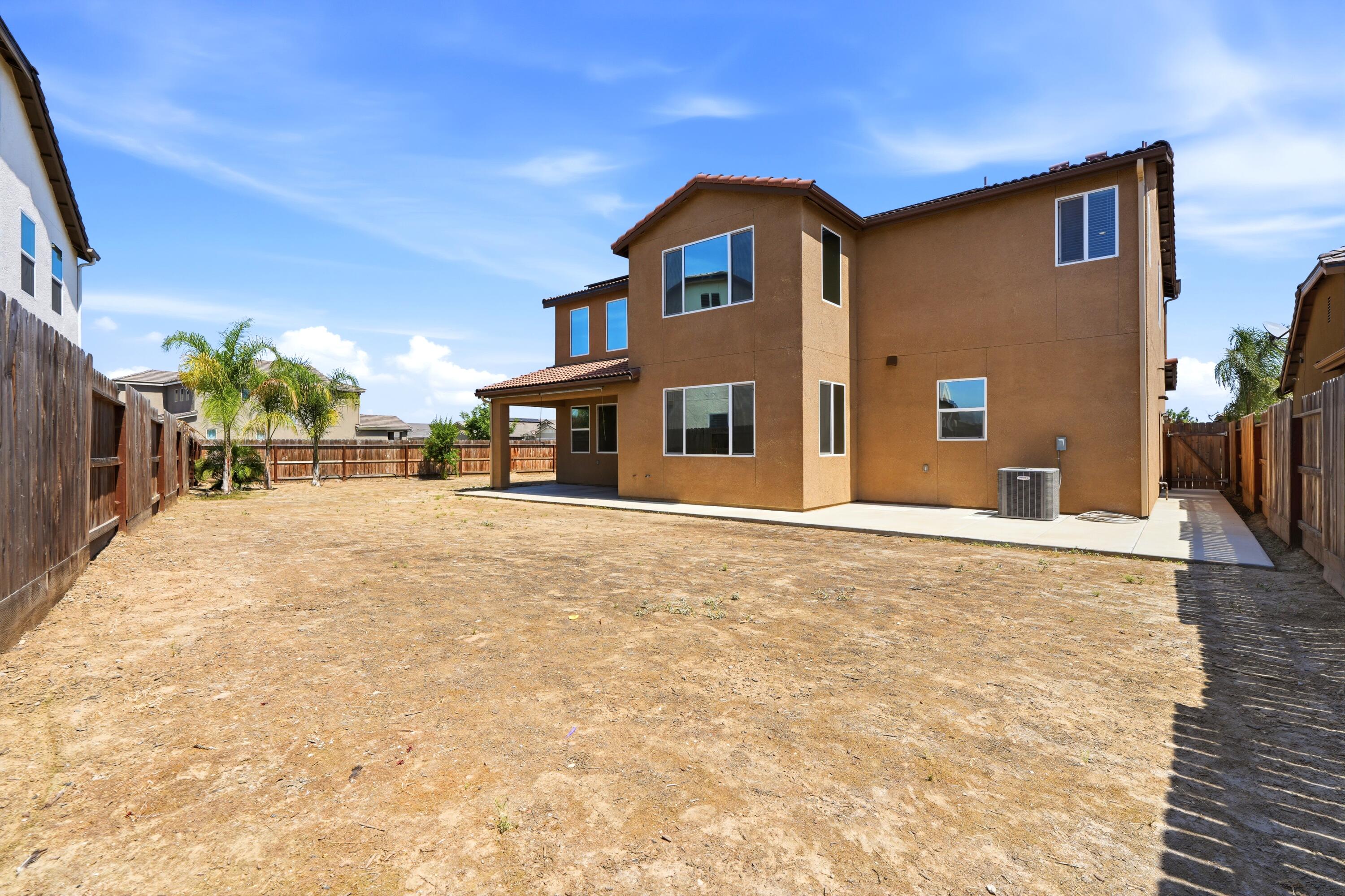 1647 W Sedona Ave, Visalia, CA 93291