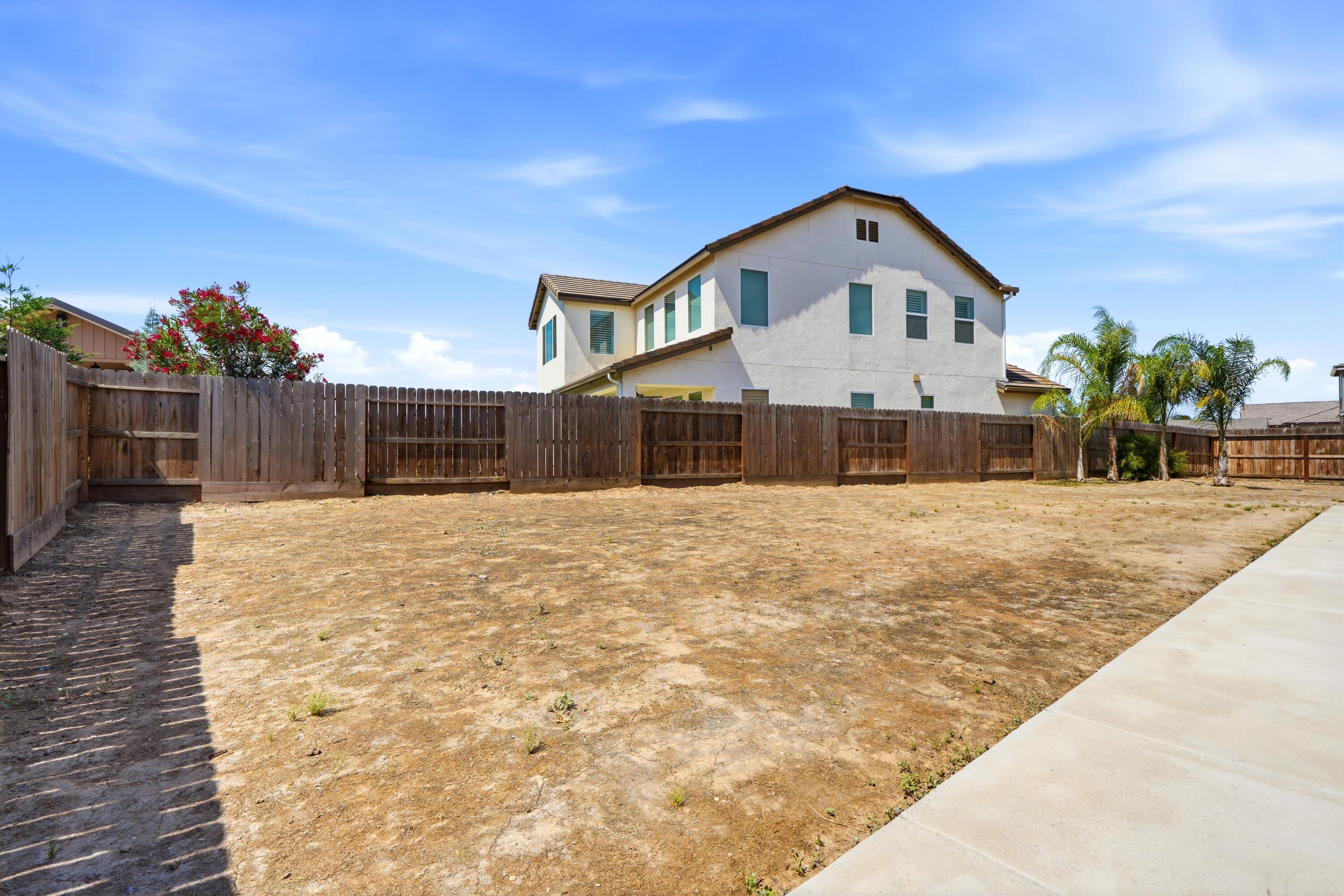 1647 W Sedona Ave, Visalia, CA 93291