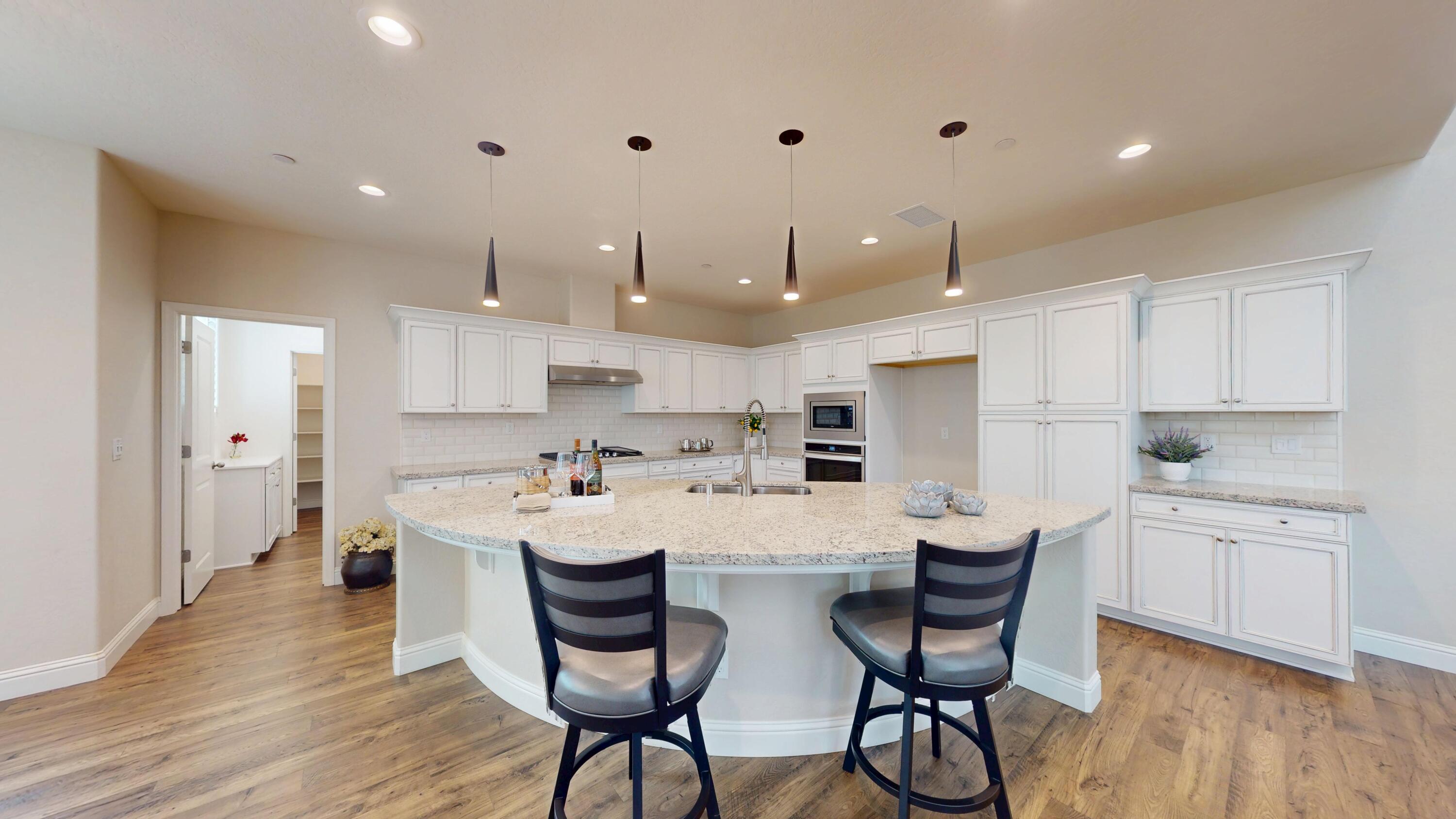 1821 W Corvina Ave, Visalia, CA 93291