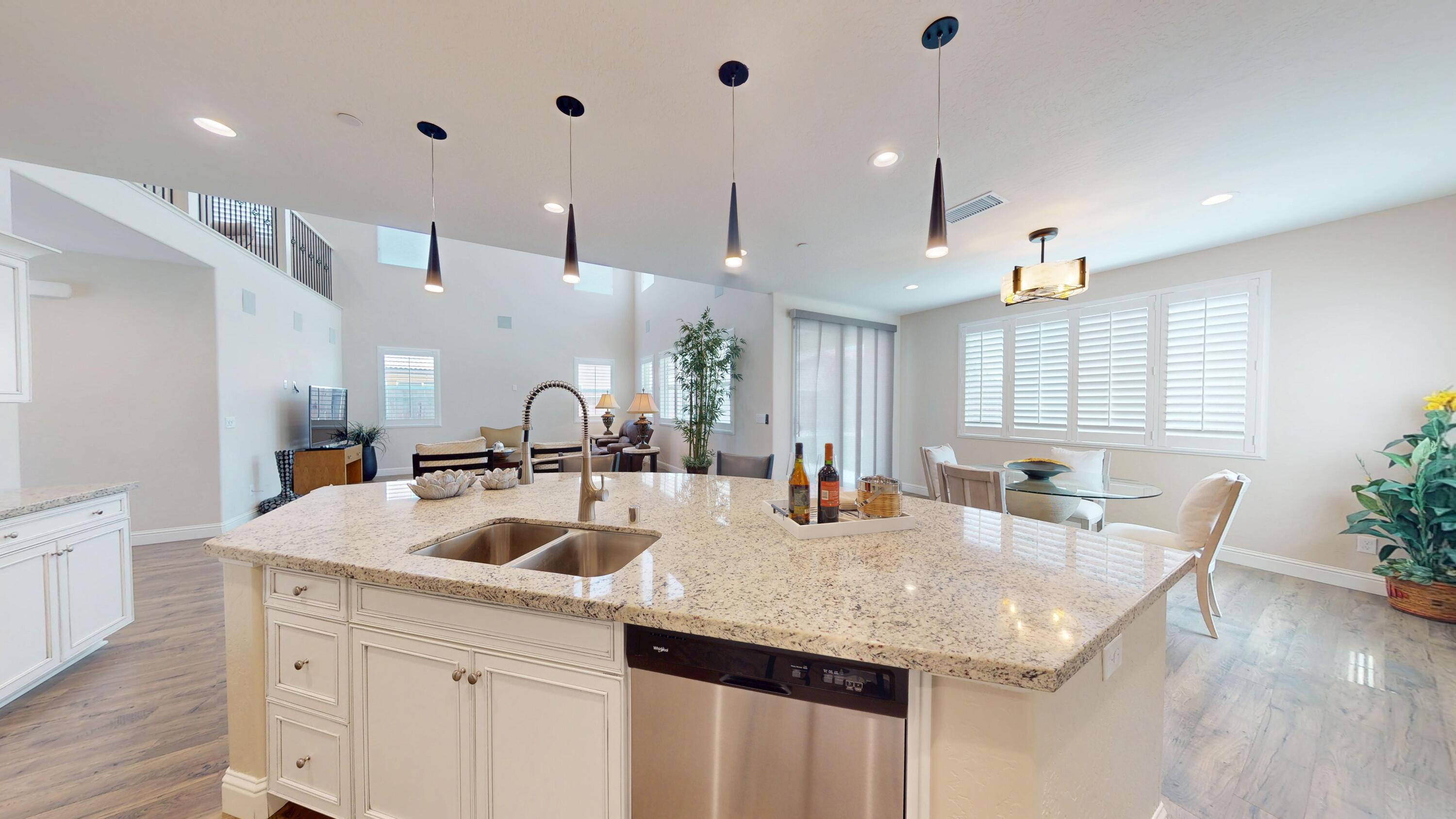 1821 W Corvina Ave, Visalia, CA 93291